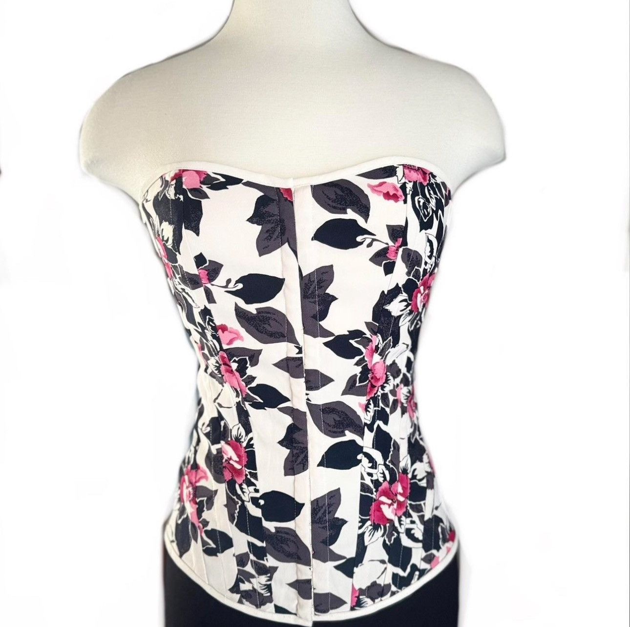 Other Charlotte Russe Corset Top in Cream w/ Pink Roses — Fits S/M Size S / US 4 / IT 40 - 1 Thumbnail