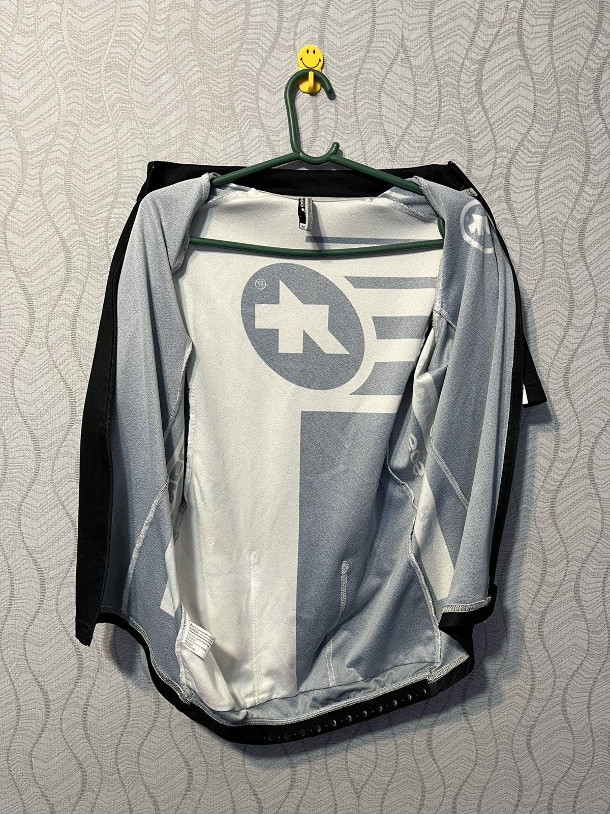 Rapha Assos Mangussta S7 Switzerland ShortSleeve Cycling Jersey Size US M / EU 48-50 / 2 - 6 Thumbnail