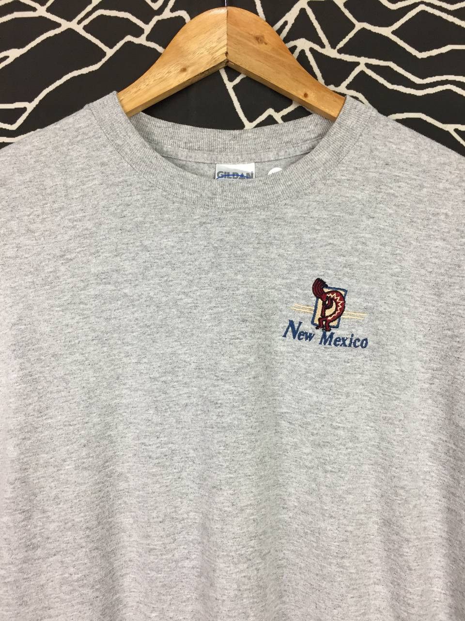 Gildan × Mexicana × Vintage Vtg Y2K New Mexico Embroidered Logo Native Tee Size US M / EU 48-50 / 2 - 3 Thumbnail