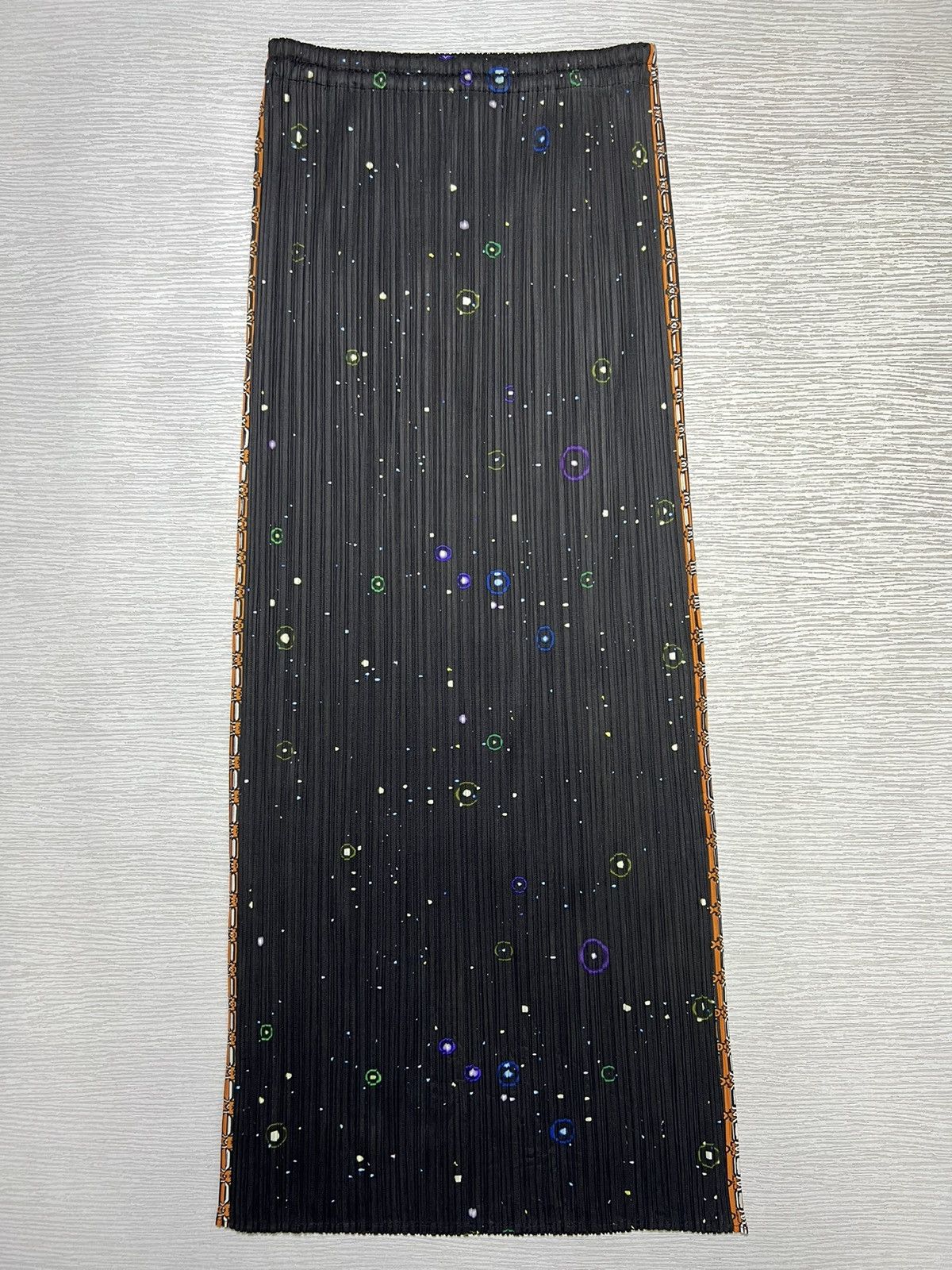 Issey Miyake IM - PP - SS00 - Tadanori Yokoo Krishna Pleated Long Skirt Size 26" / US 2 / IT 38 - 2 Thumbnail