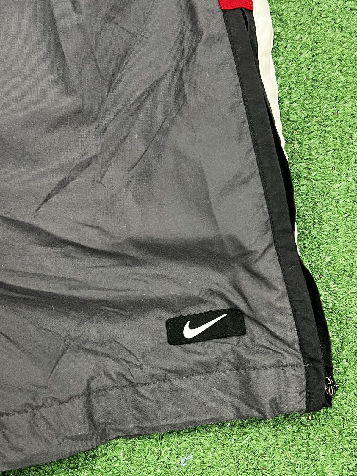 Nike Vintage Y2k Nike Silver Tag Youth Joggers Size US 28 / EU 44 - 2 Thumbnail
