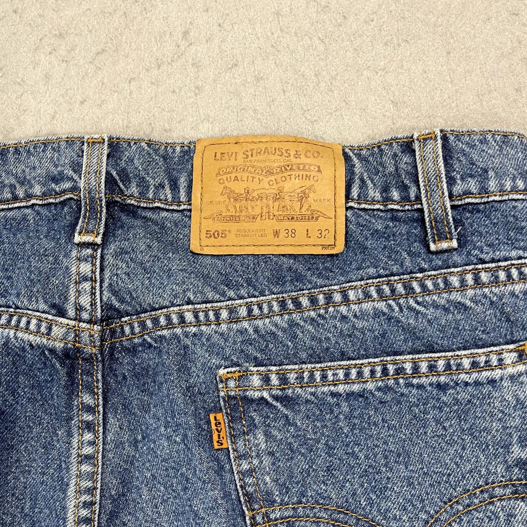 Levi's VINTAGE Levi's 505 Jeans Mens 38x32 Blue Orange Tab Regular Straight DEADSTOCK Size US 38 / EU 54 - 7 Thumbnail