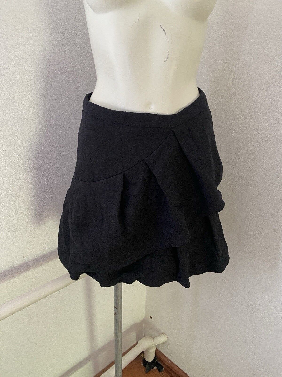 Other Zara Ruffled Mini Skirt Black Size XS Ol5 Size 28" / US 6 / IT 42 - 1 Thumbnail