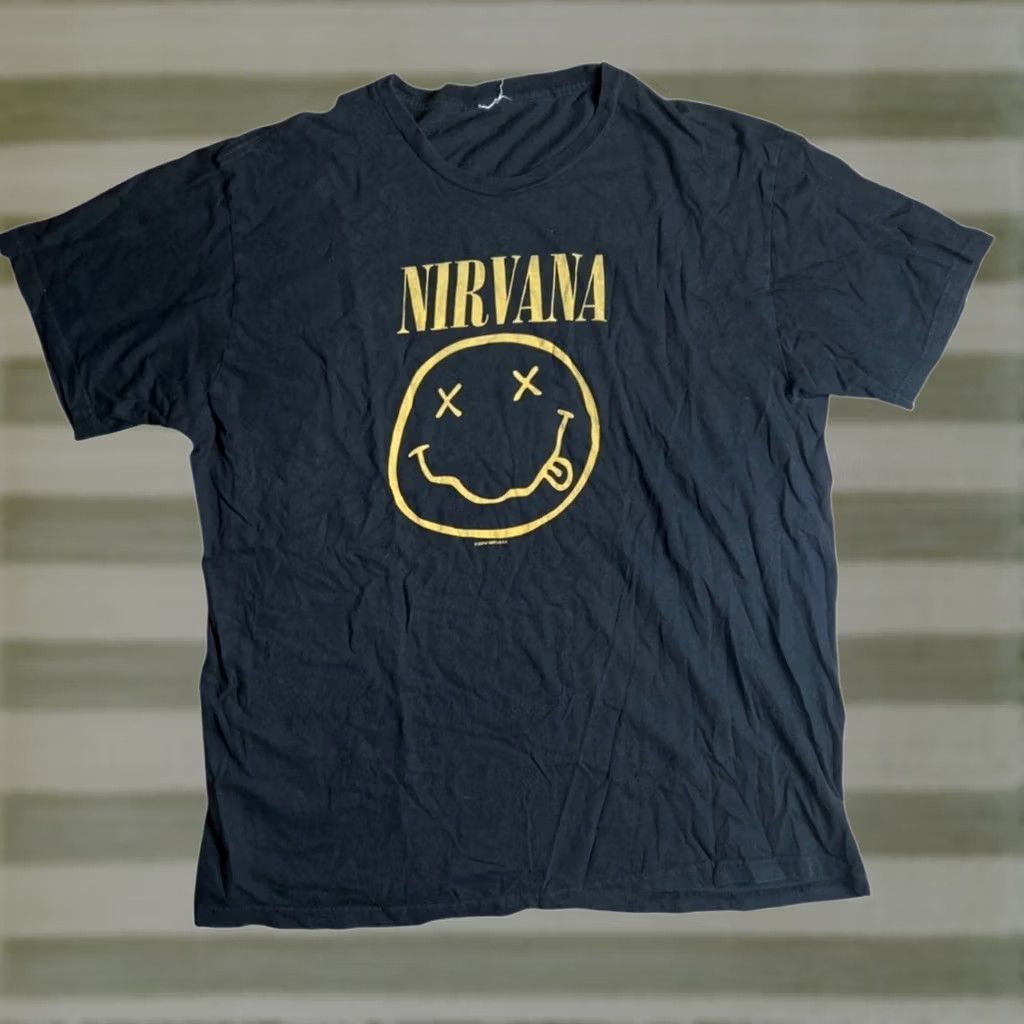 Vintage Nirvana 2014 Smiley Face Distressed T-Shirt Men XL Size US XL / EU 56 / 4 - 1 Thumbnail