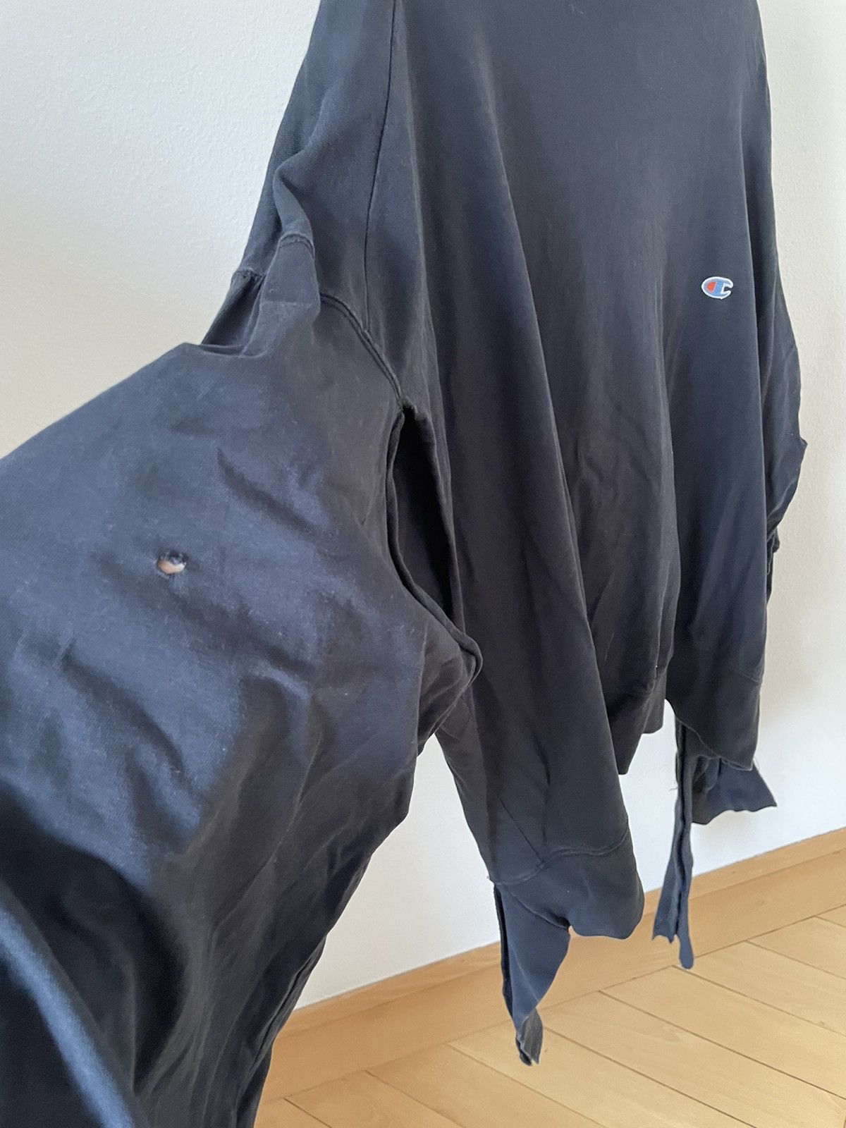 Champion × Vetements Vetements x champions archive cut out sweater Size S / US 4 / IT 40 - 10 Thumbnail