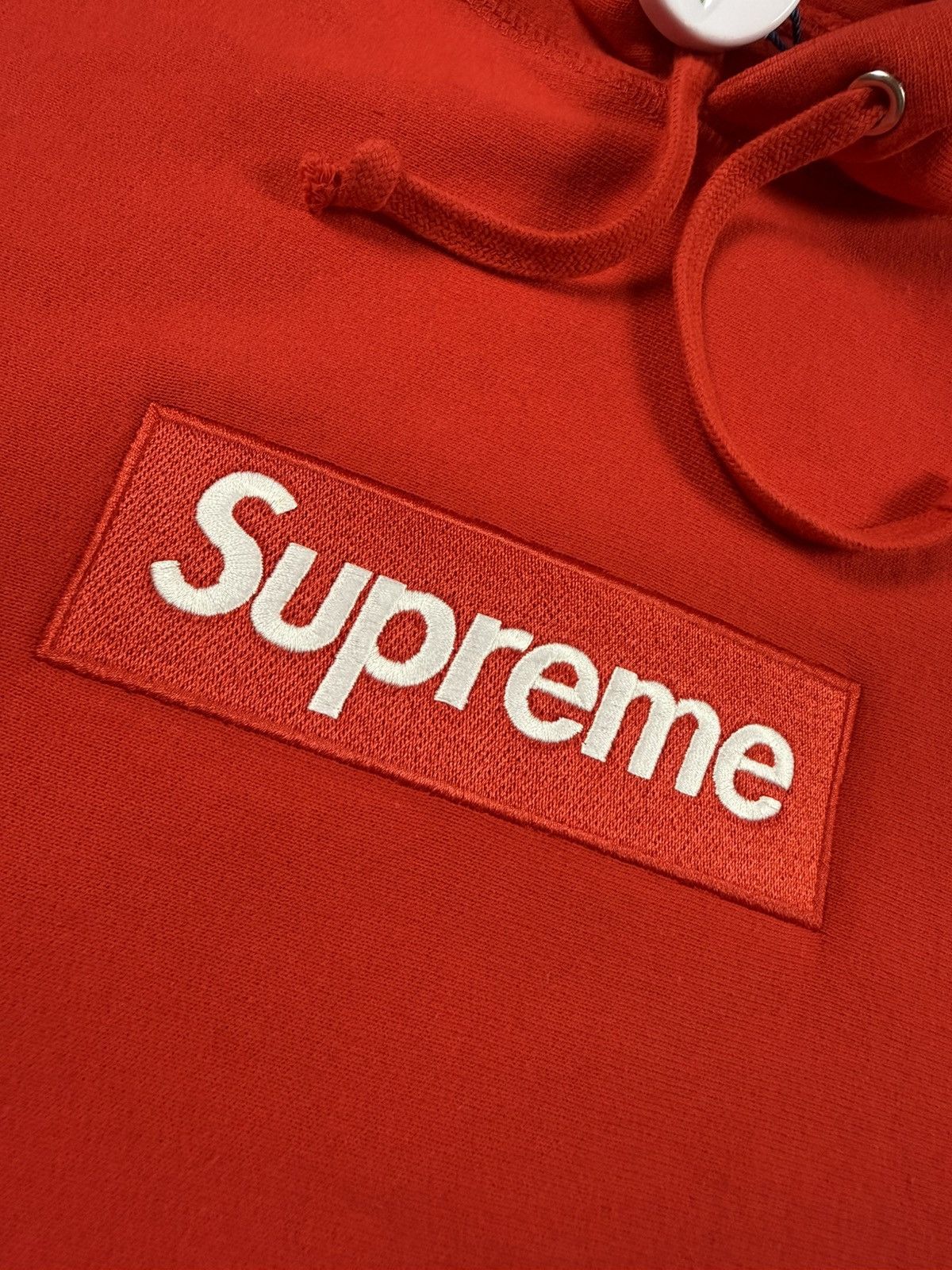 Supreme DEADSTOCK FW16 BOGO Hoodie, Red, Medium, NWT Size US M / EU 48-50 / 2 - 4 Thumbnail