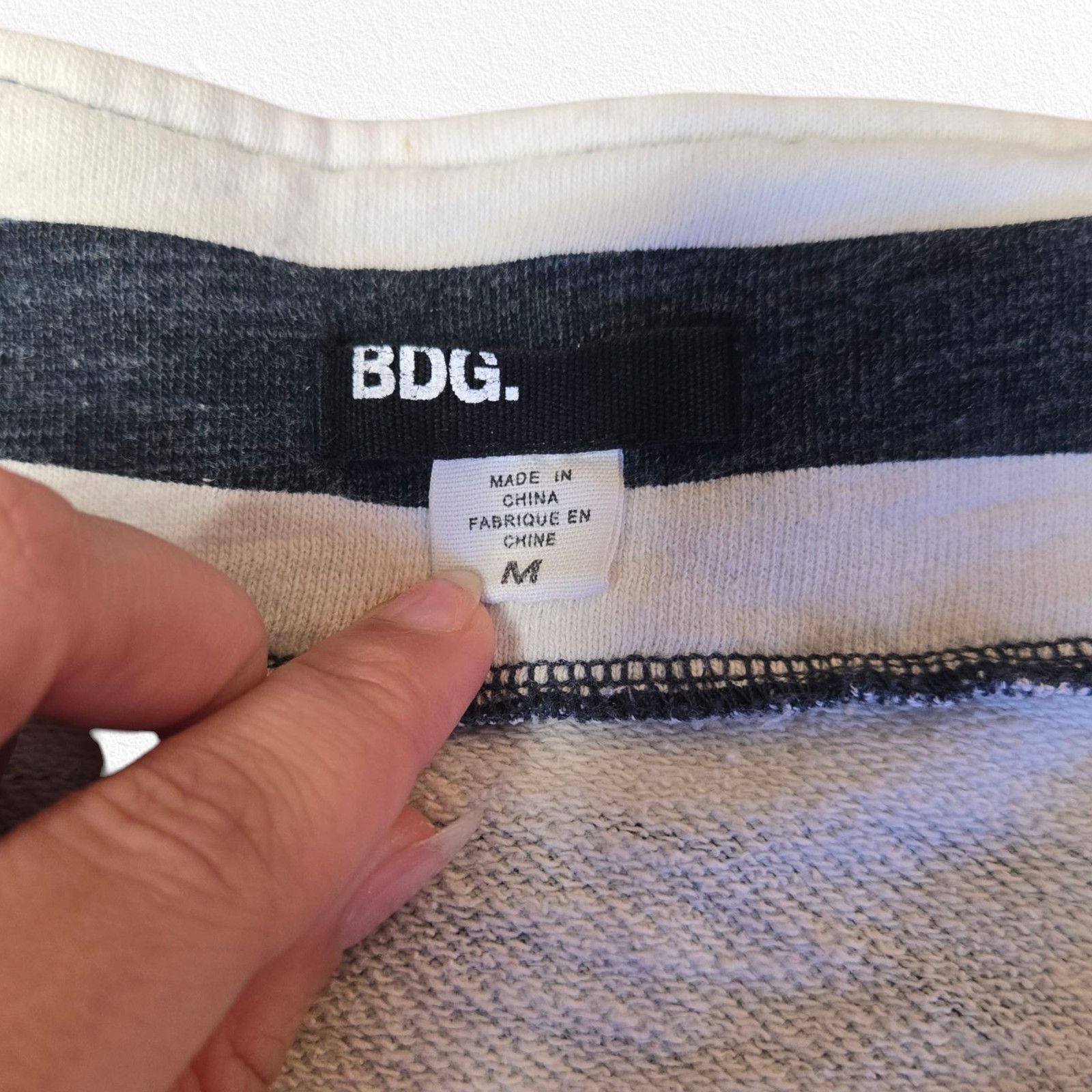 Bdg BDG Navy White Striped Wrap Cropped Sweater Size Medium Size M / US 6-8 / IT 42-44 - 7 Thumbnail