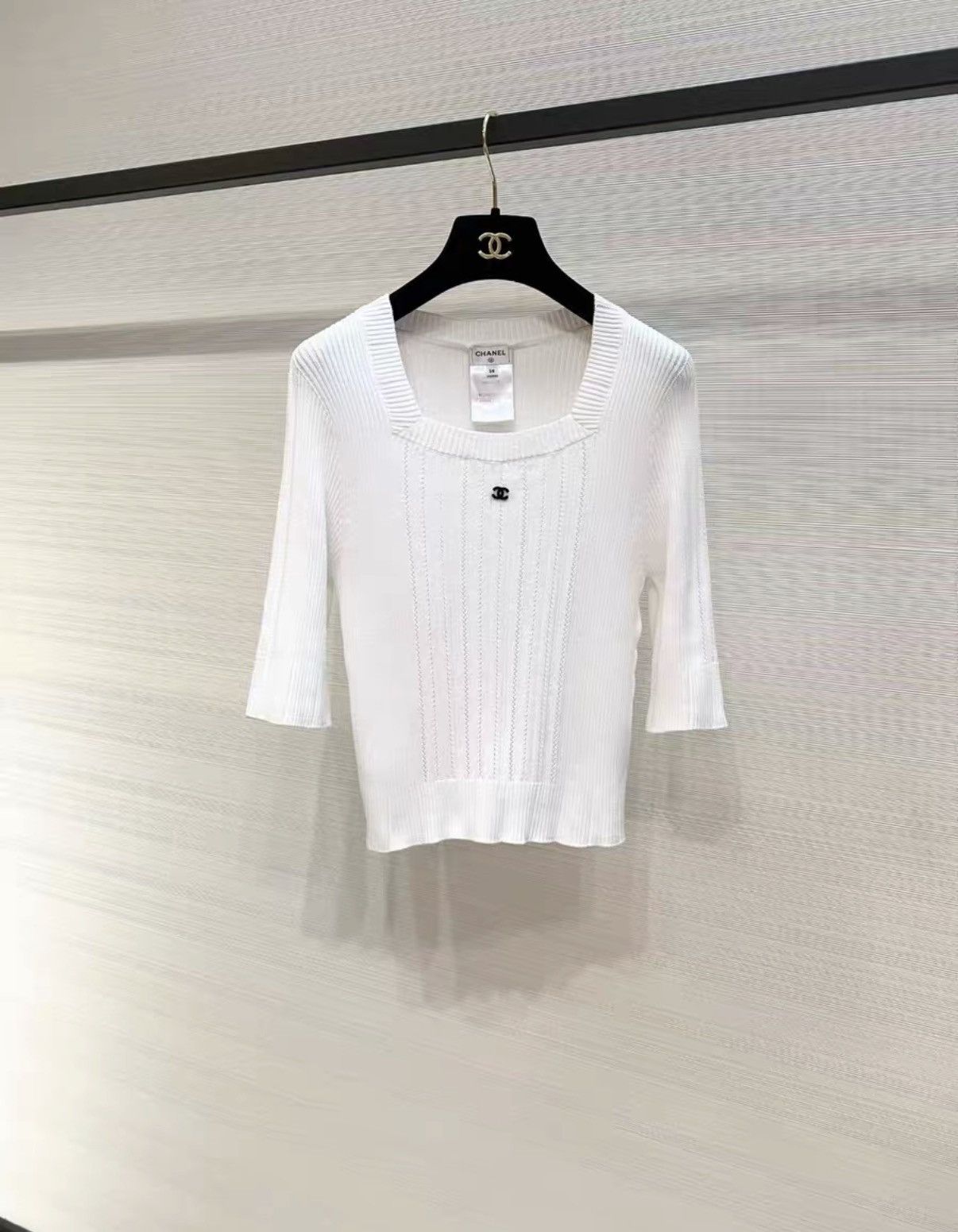 Chanel Chanel Classic White Square Neck Elbow Sleeve Knit Top J33 Size S / US 4 / IT 40 - 1 Thumbnail