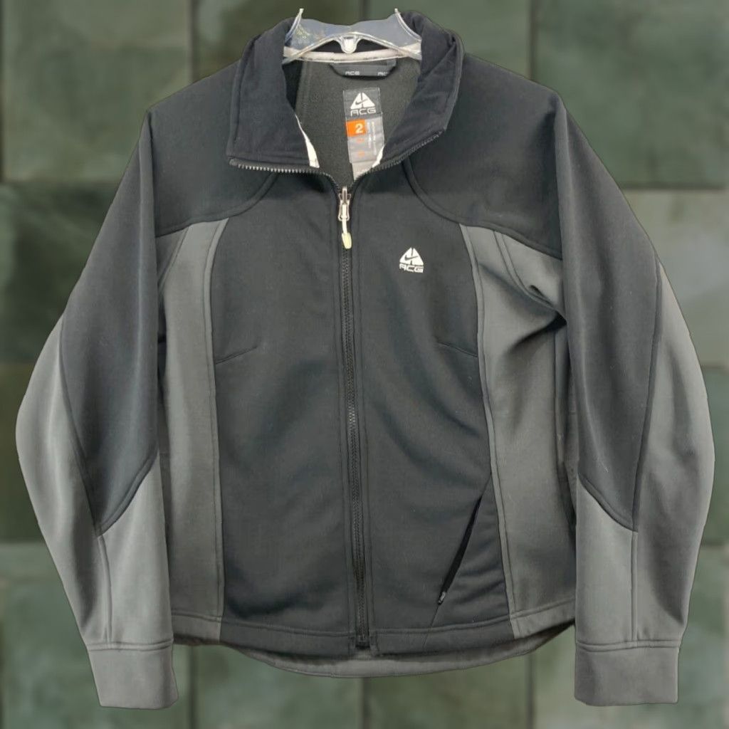 Nike ACG Nike ACG Jacket Women Medium Black Gray Softshell 2-Thermal Layer Thumb Holes Size M / US 6-8 / IT 42-44 - 1 Thumbnail