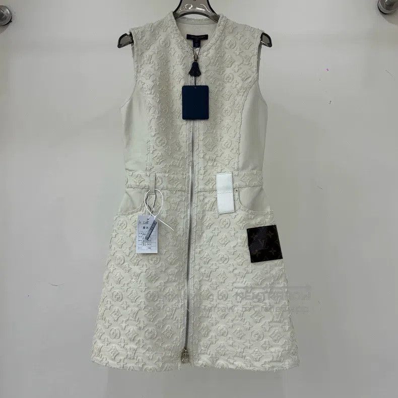 Louis Vuitton Louis Vuitton Beige full print vest dress Size XS / US 0-2 / IT 36-38 - 1 Thumbnail