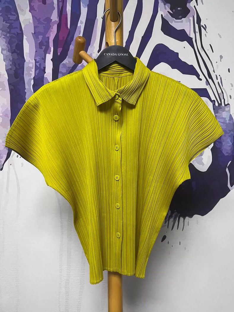 Issey Miyake size:3 A ginger yellow cardigan with short sl