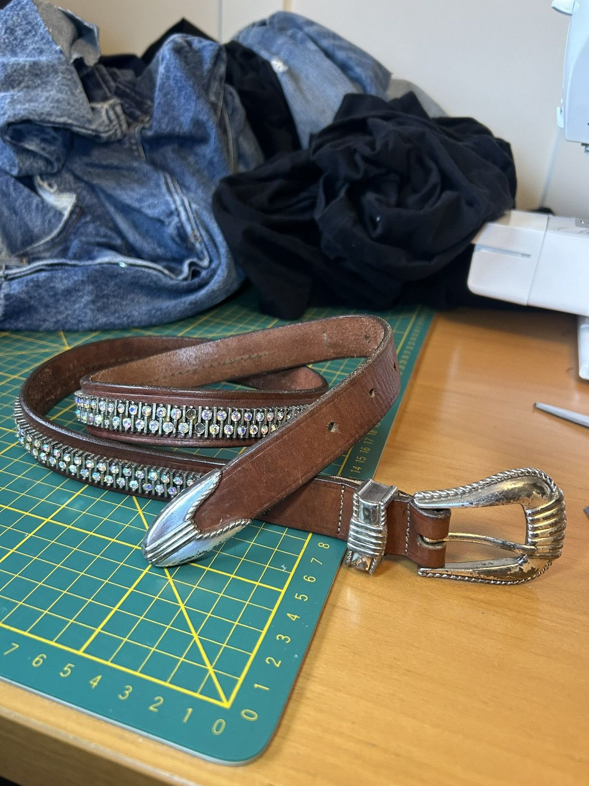 Vintage Vintage western rhinestone tennis chain leather belt Size ONE SIZE - 1 Thumbnail