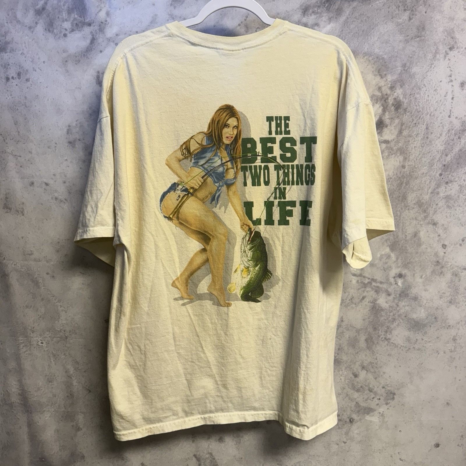 Vintage Vintage Fishing Girl T Shirt Mens 2XL 23.5x28 Y2K Short Slee Size US XXL / EU 58 / 5 - 1 Thumbnail