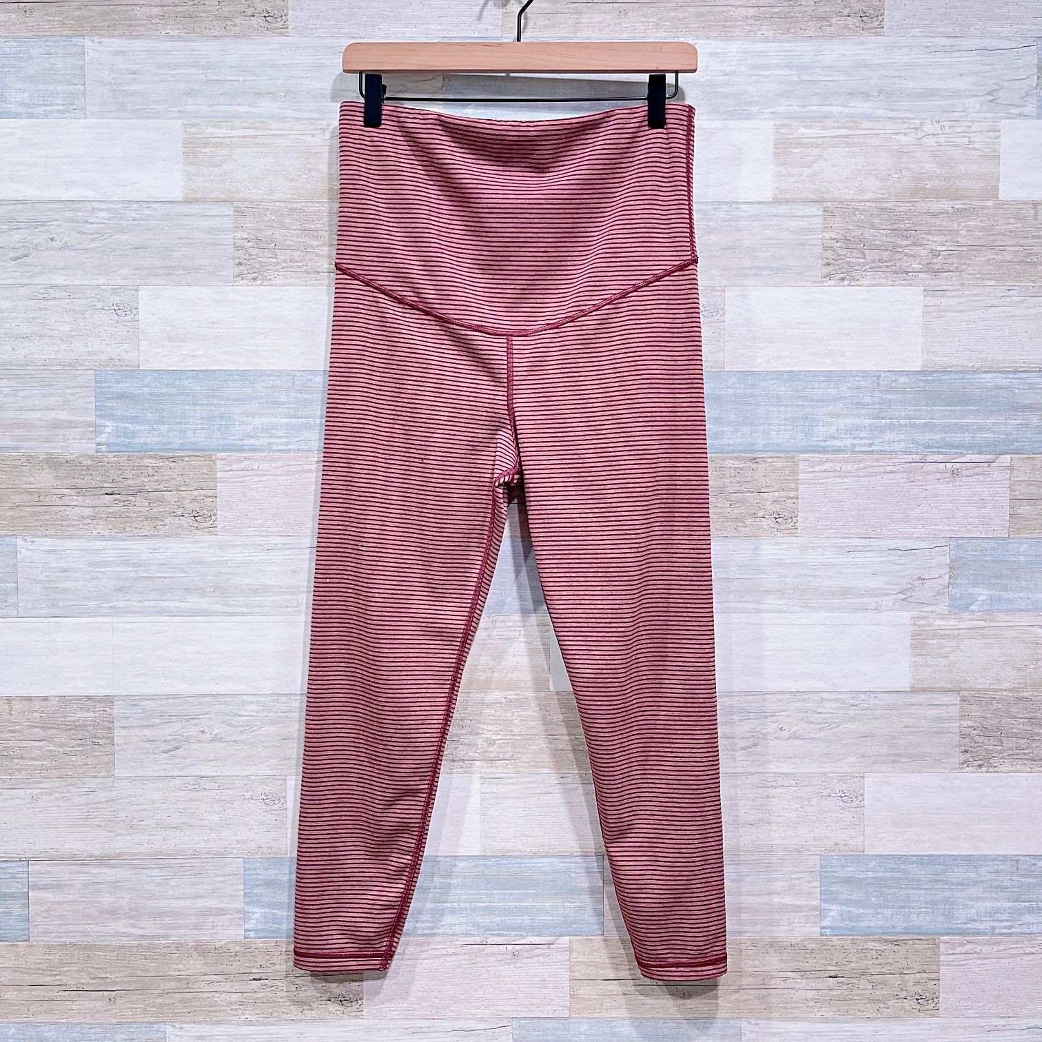 Gap GapFit Maternity Full Panel 7/8 Leggings Red Womens Medium Size 30" / US 8 / IT 44 - 1 Thumbnail