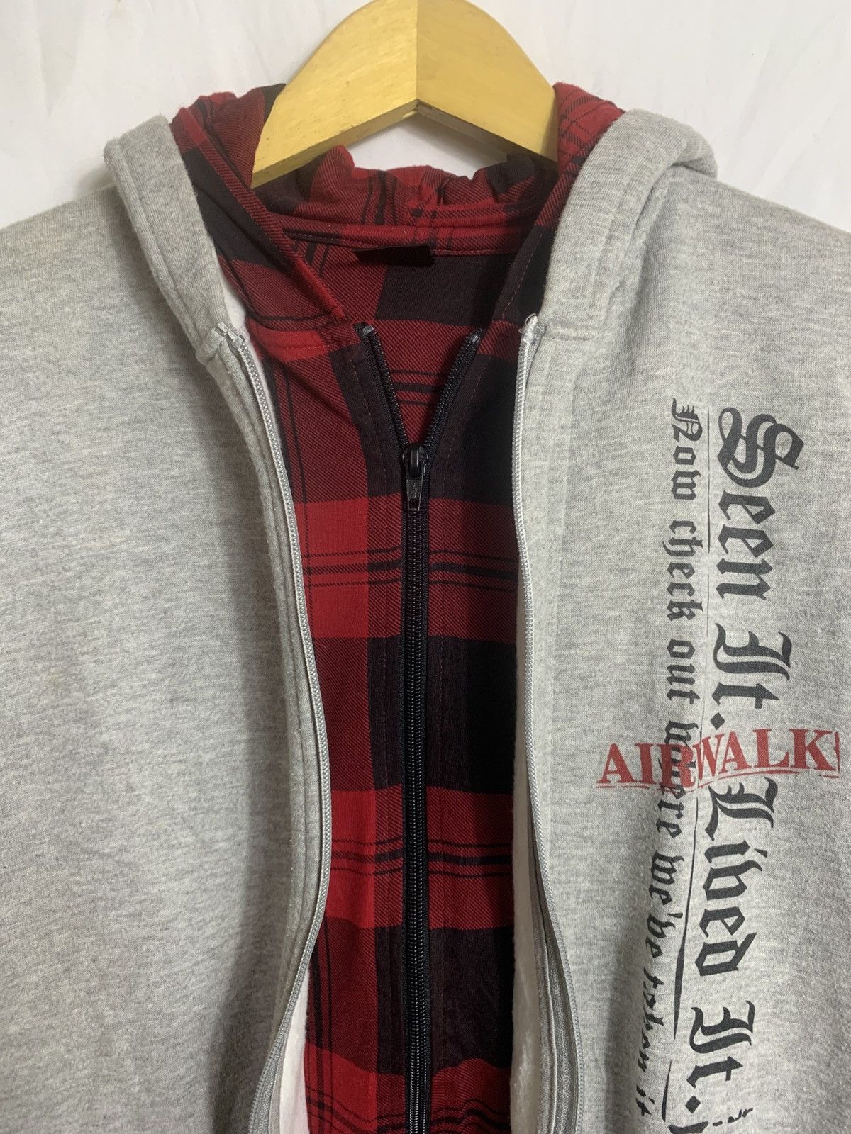 Japanese Brand Airwalk Doublelayer Zip style Size US M / EU 48-50 / 2 - 3 Thumbnail