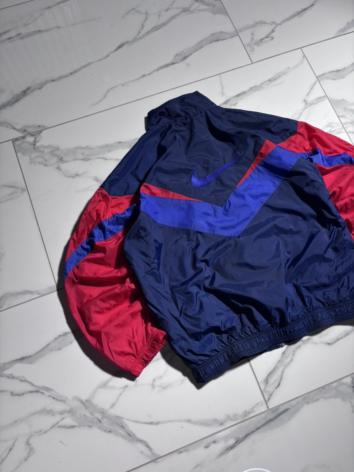 Nike Vintage 90’s Nike Track Suit Nylon Jacket Big Swoosh Retro Size L / US 10 / IT 46 - 2 Thumbnail