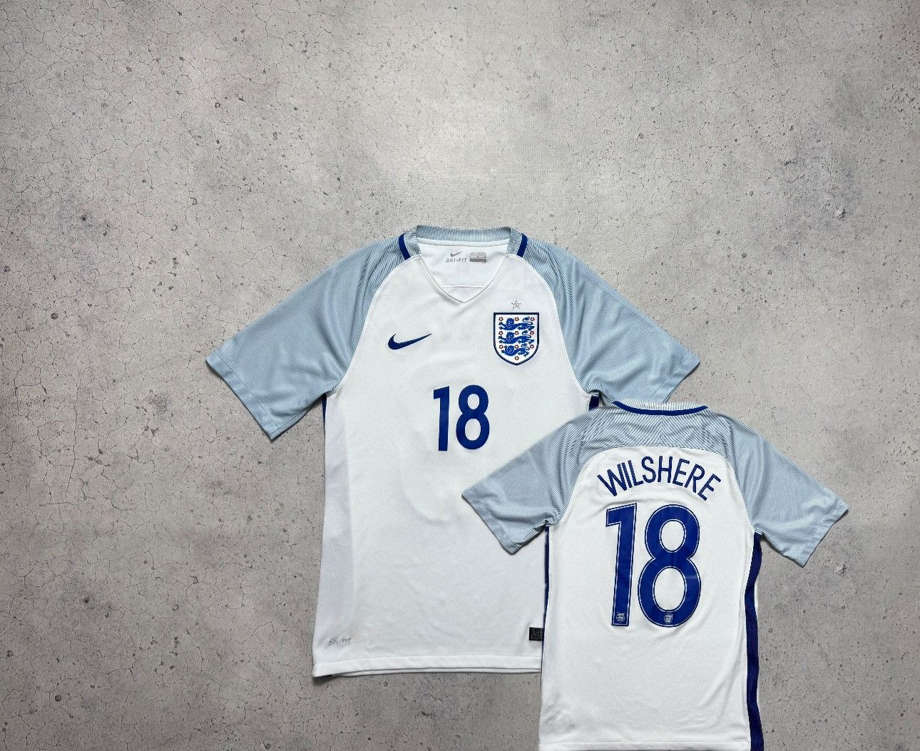 Nike Nike England Team Jack Wilshere #18 Vintage Soccer Jersey Size US S / EU 44-46 / 1 - 1 Thumbnail