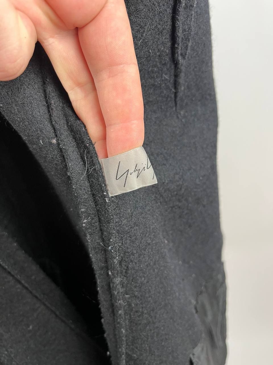 Yohji Yamamoto Worn Condition Archival Yohji Yamamoto Distressed Wool Coat Size US XS / EU 42 / 0 - 21 Thumbnail