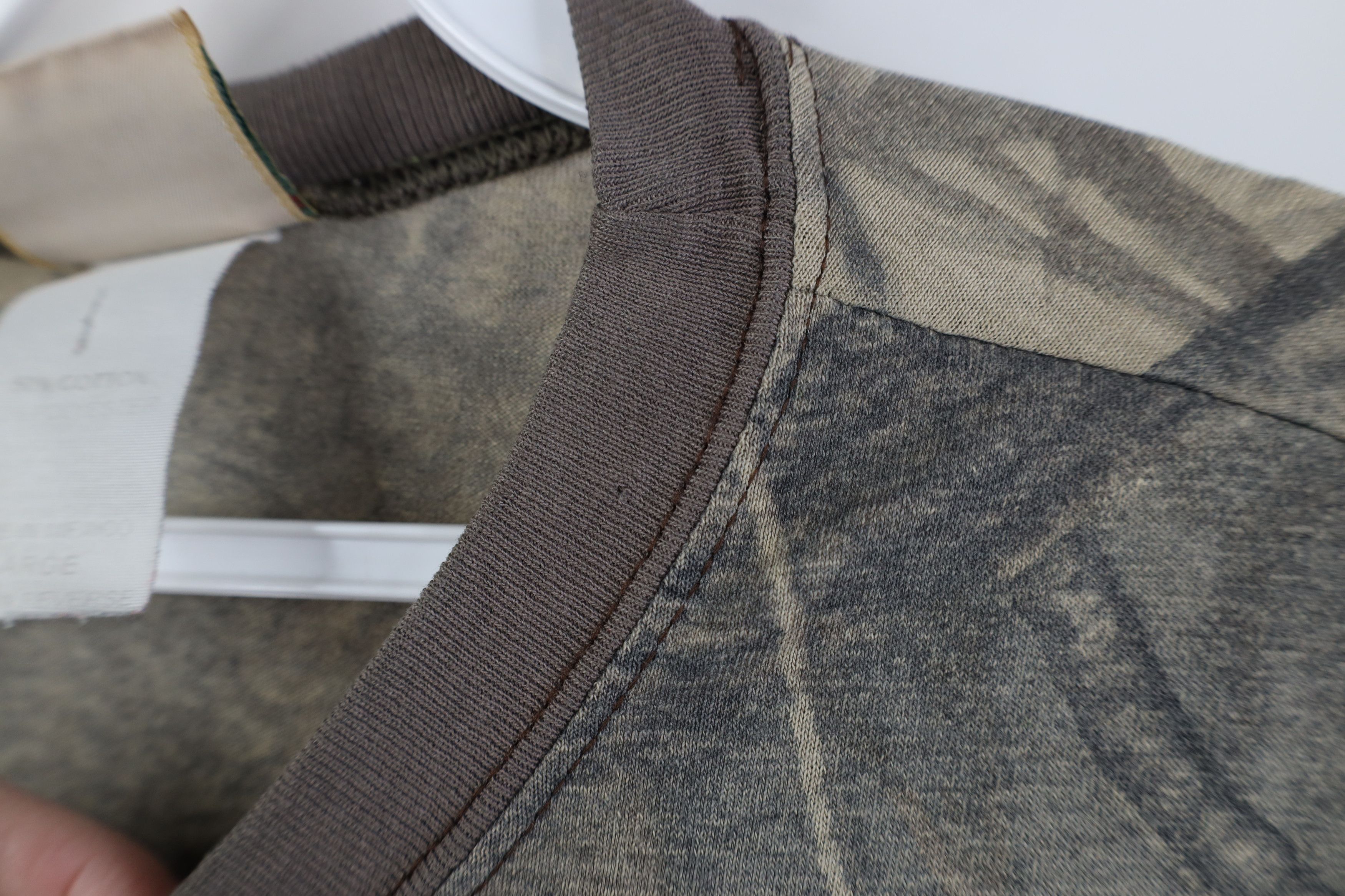 Vintage Vintage 90s Streetwear Realtree Camouflage Pocket T-Shirt Size US L / EU 52-54 / 3 - 7 Thumbnail
