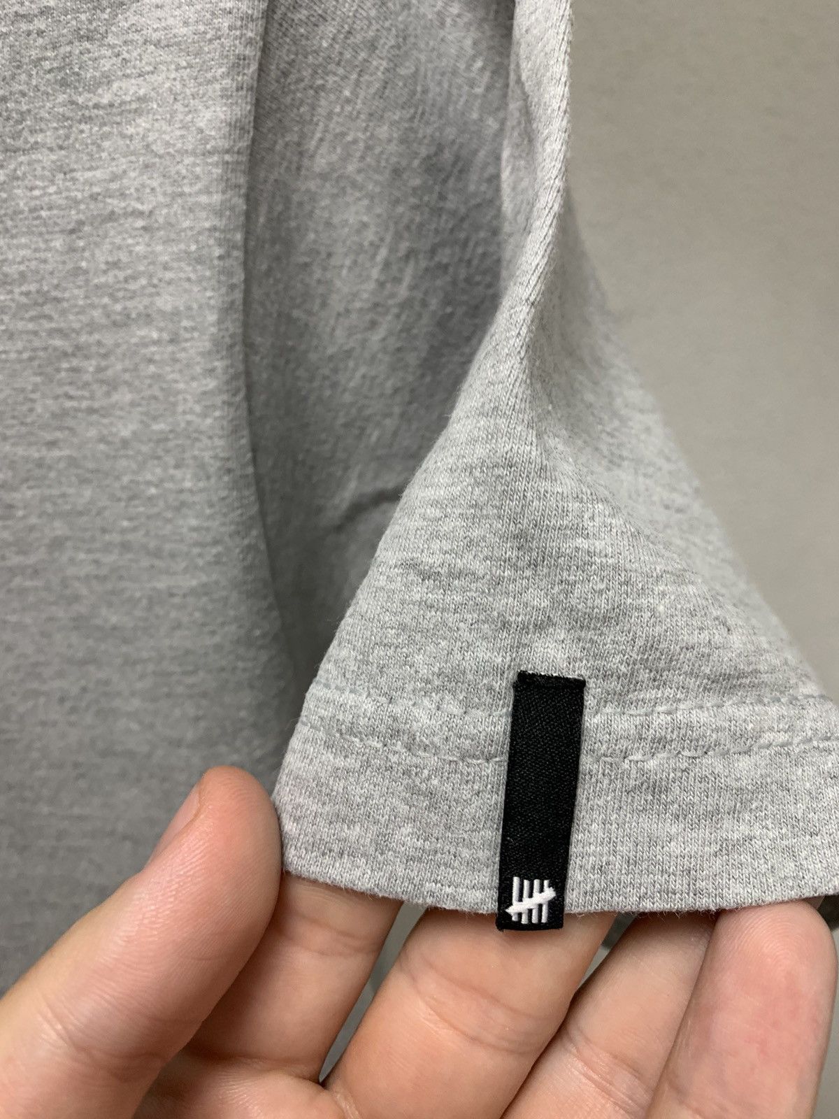 Undefeated Undefeated big logo grey t-shirt Japan Japanese style M sz Size US M / EU 48-50 / 2 - 7 Thumbnail