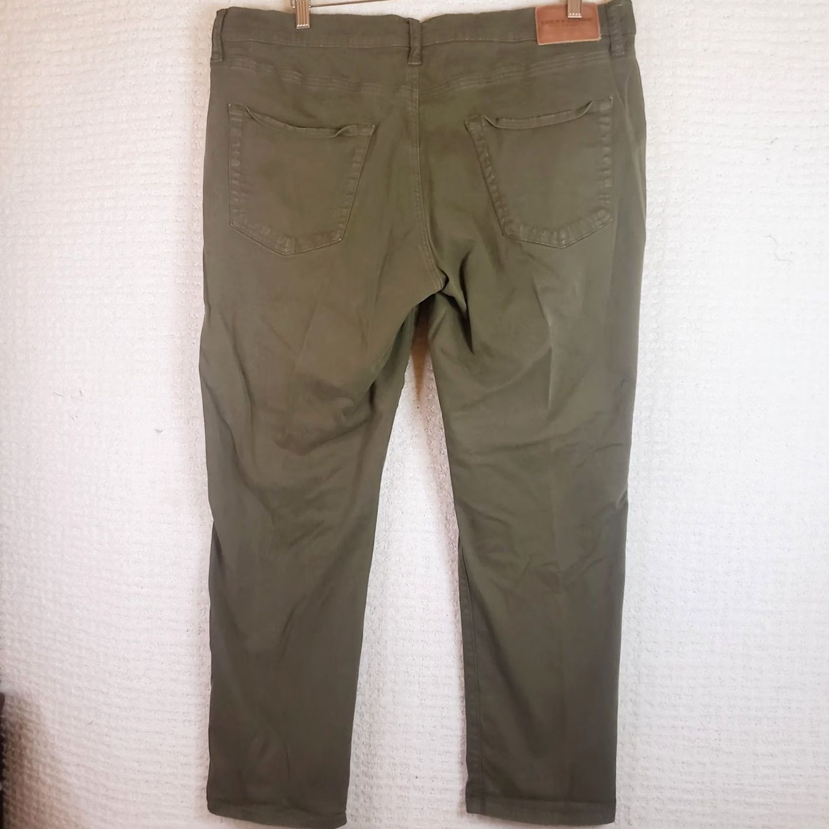 Lucky Brand Lucky Brand 410 Athletic Slim Jeans Men 38x30 Green Khaki Stretch Denim Size US 38 / EU 54 - 6 Thumbnail