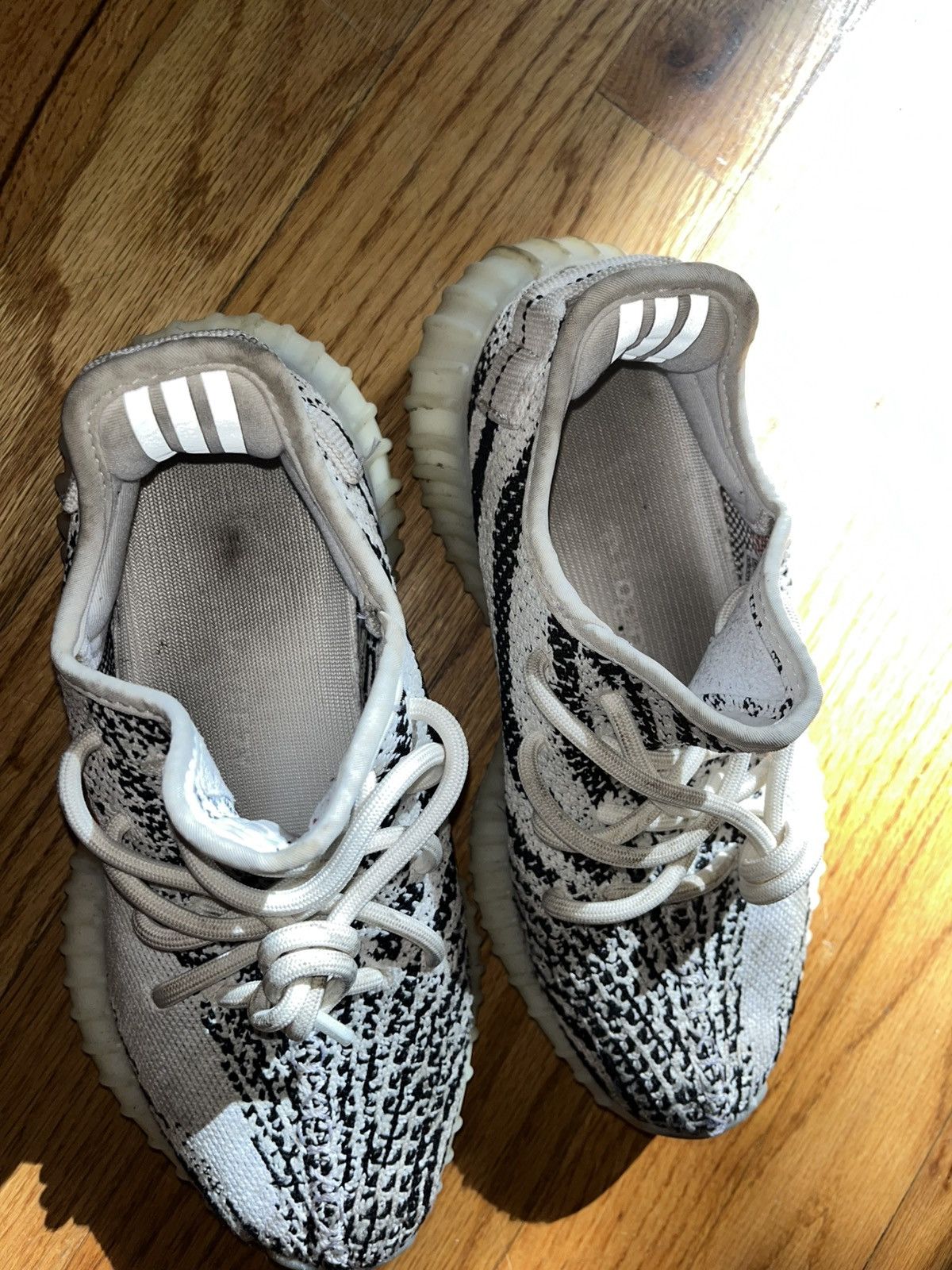 Yeezy 350 zebra
