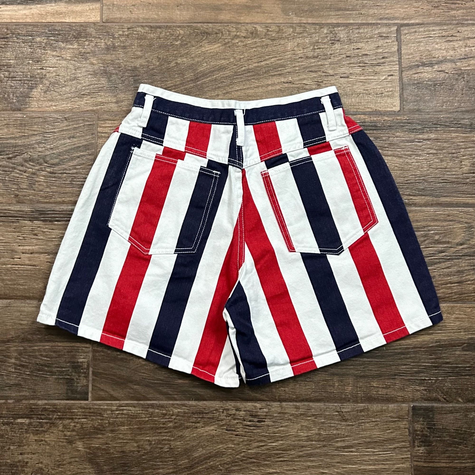 Vintage Vintage 80’s Patty stripe shorts Size 26" / US 2 / IT 38 - 2 Thumbnail