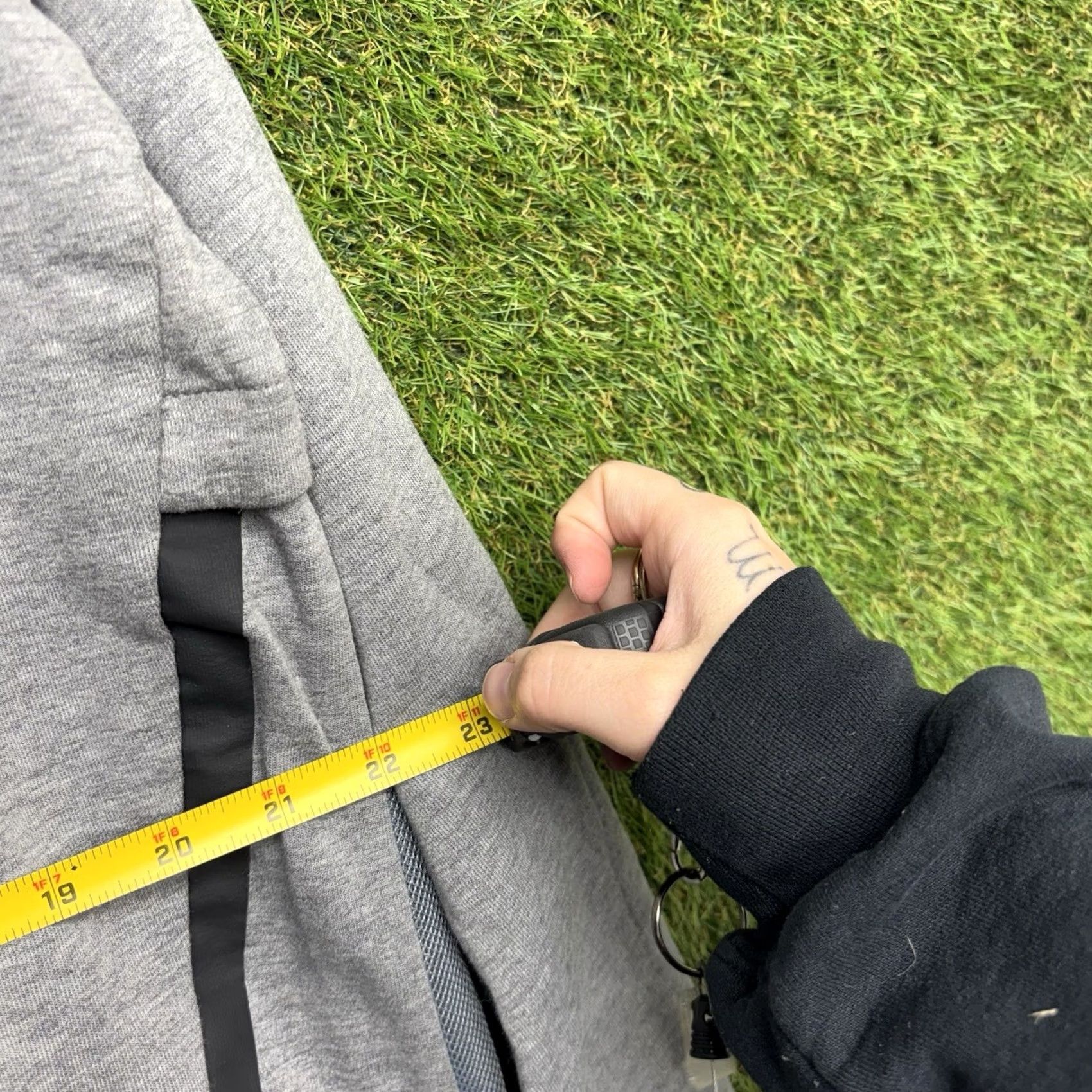 Nike Nike Tech Windrunner Jacket Womens Large Gray Full Zip Lined Pockets Winter Spring Casual Outdoor Athletic Coat Size L / US 10 / IT 46 - 3 Thumbnail