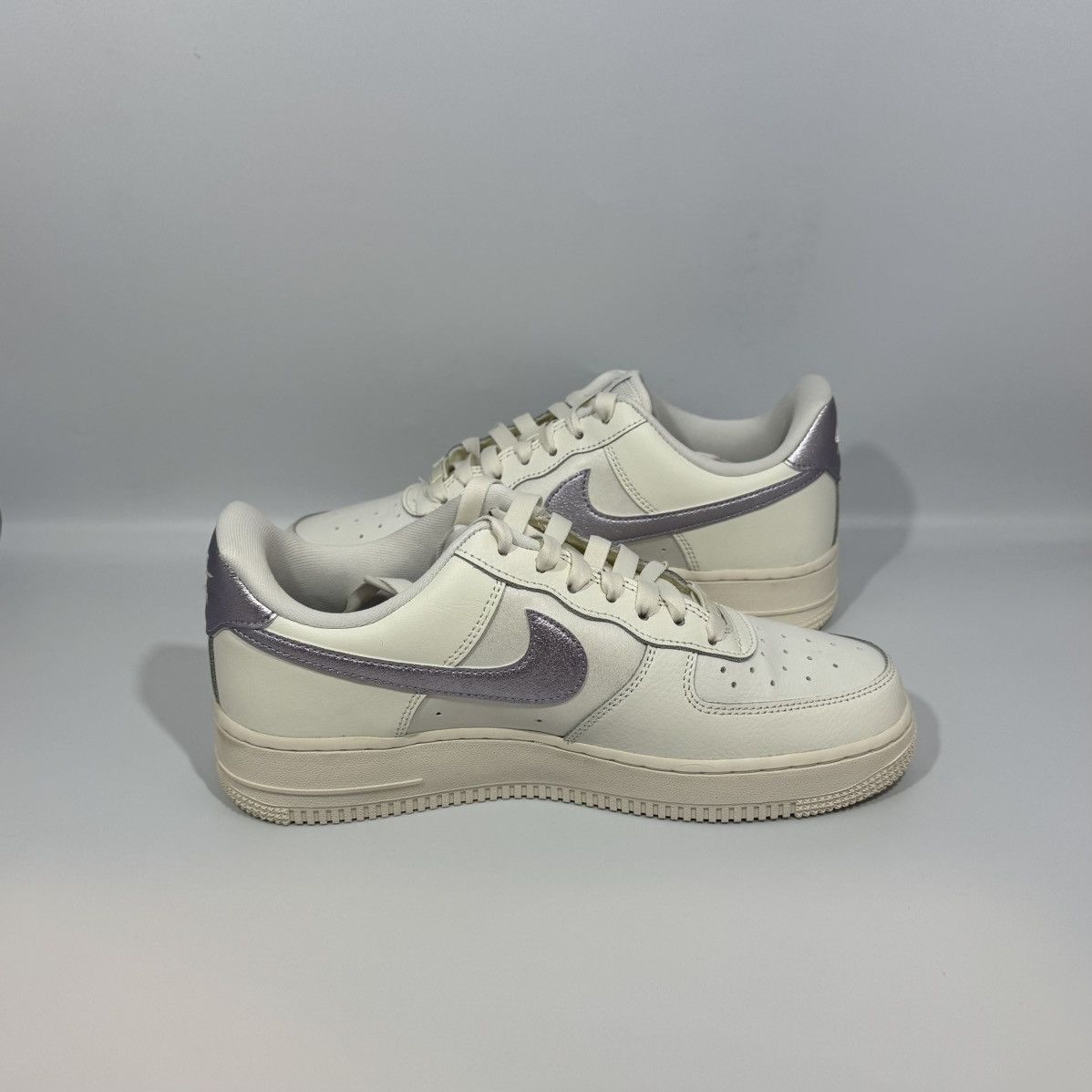Nike Nike Air Force 1 ‘07 ESS WMNS “Sail Violet Purple” Size US 8.5 / IT 38.5 - 5 Thumbnail