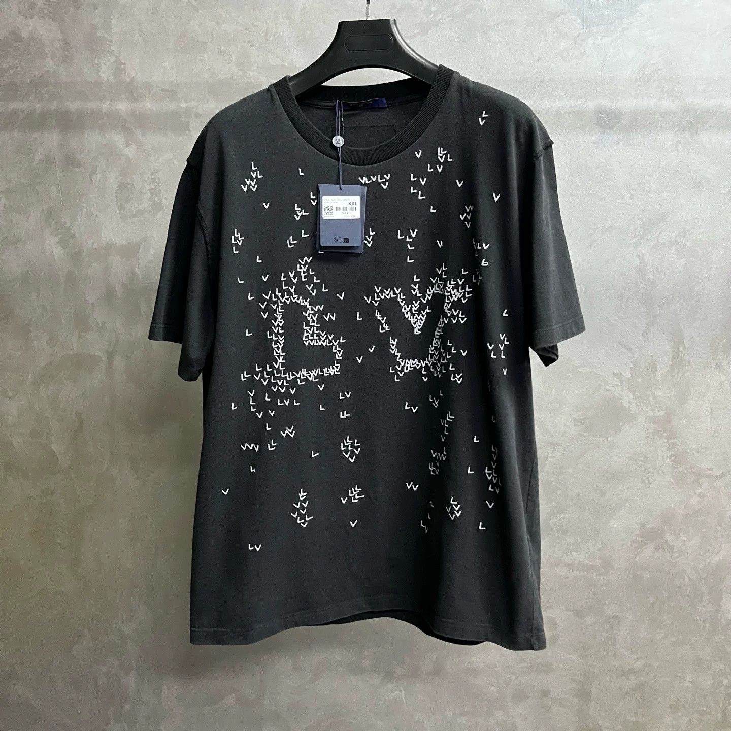 Louis Vuitton Louis Vuitton Black Logo Embroidered T-Shirt Size US XXL / EU 58 / 5 - 1 Thumbnail