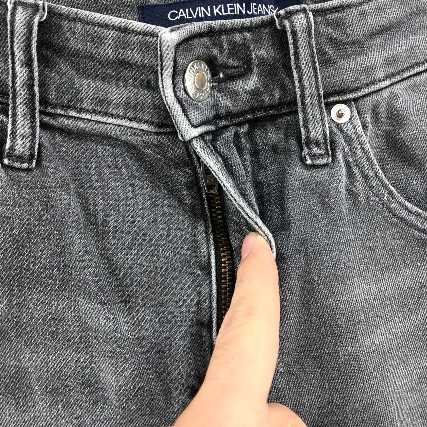 Calvin Klein Calvin Klein Skinny Jeans Mens 31 Gray Pocket Mid Rise Zip Denim 5-Pocket Regular Jeans Mens 31x29 Size US 31 - 3 Thumbnail
