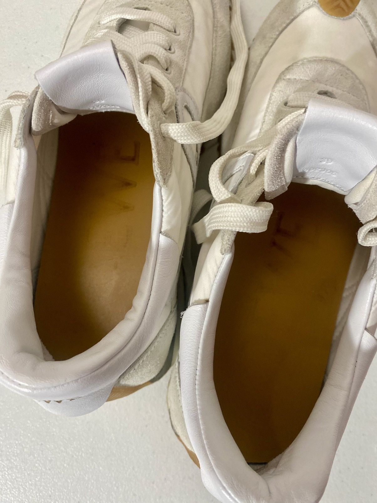 Loewe Loewe 🇮🇹 Flow Retro Runner Sneakers White Techno Suede 9 US Size US 9 / IT 39 - 13 Thumbnail