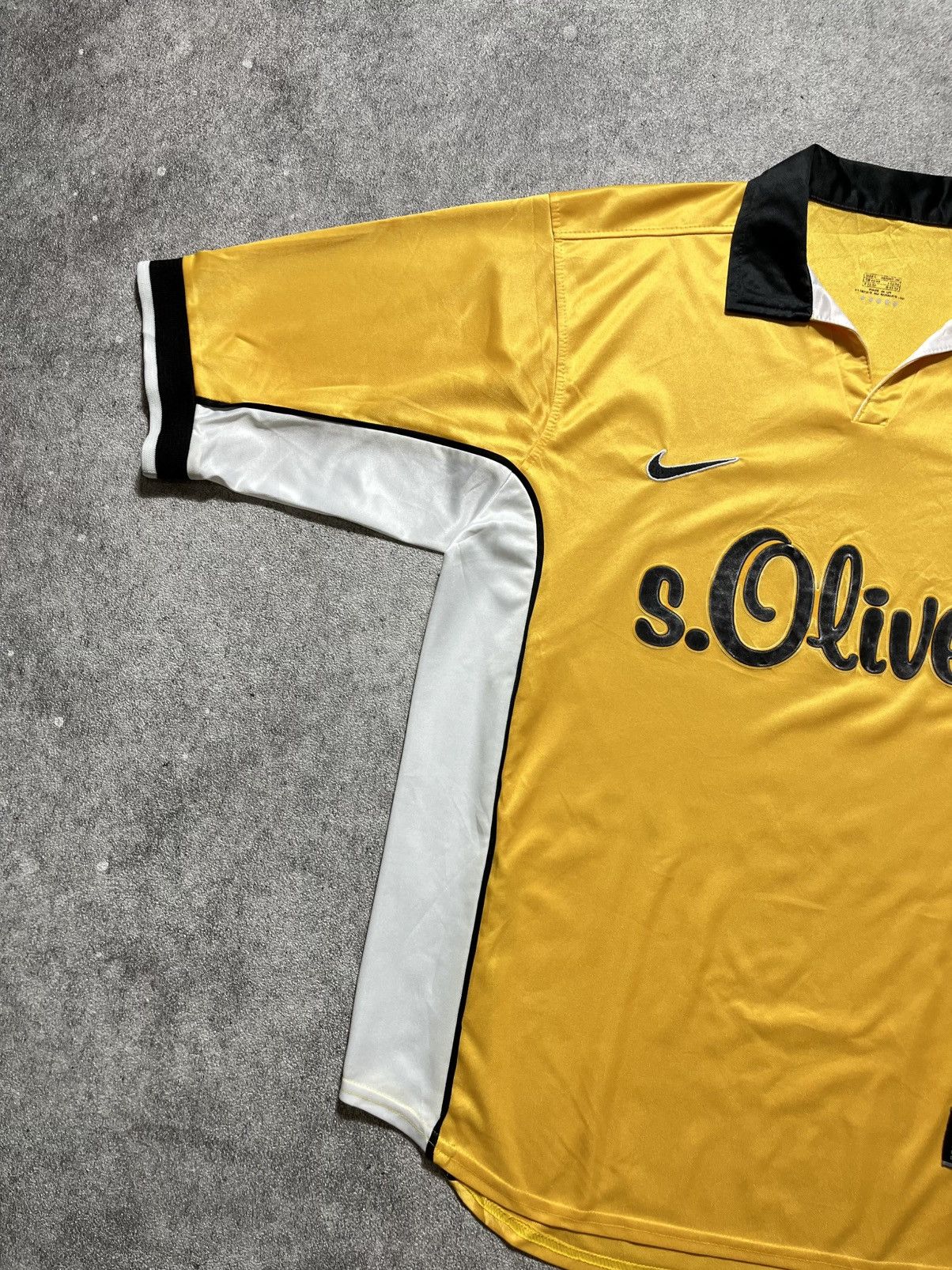Nike 🚨SOLD🚨Vintage Borussia Dortmund 98/00 Home Jersey Size US L / EU 52-54 / 3 - 3 Thumbnail