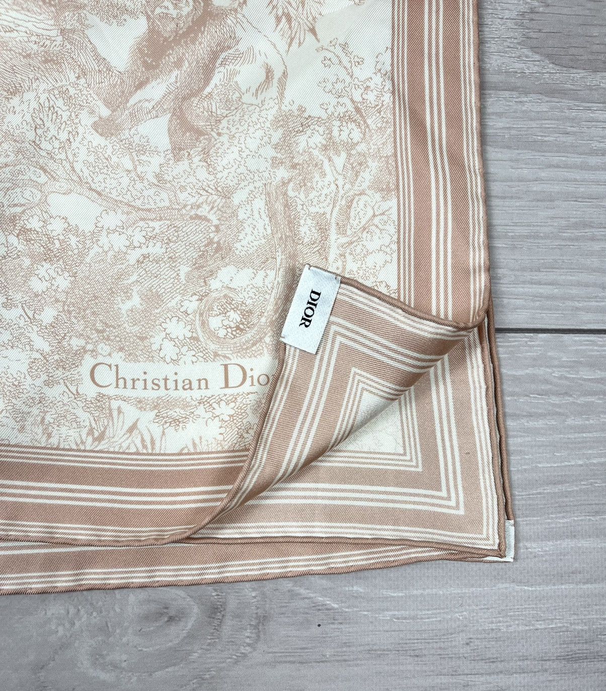 Dior Christian Dior 100% Silk Animal Print Womens Scarf Size ONE SIZE - 10 Thumbnail