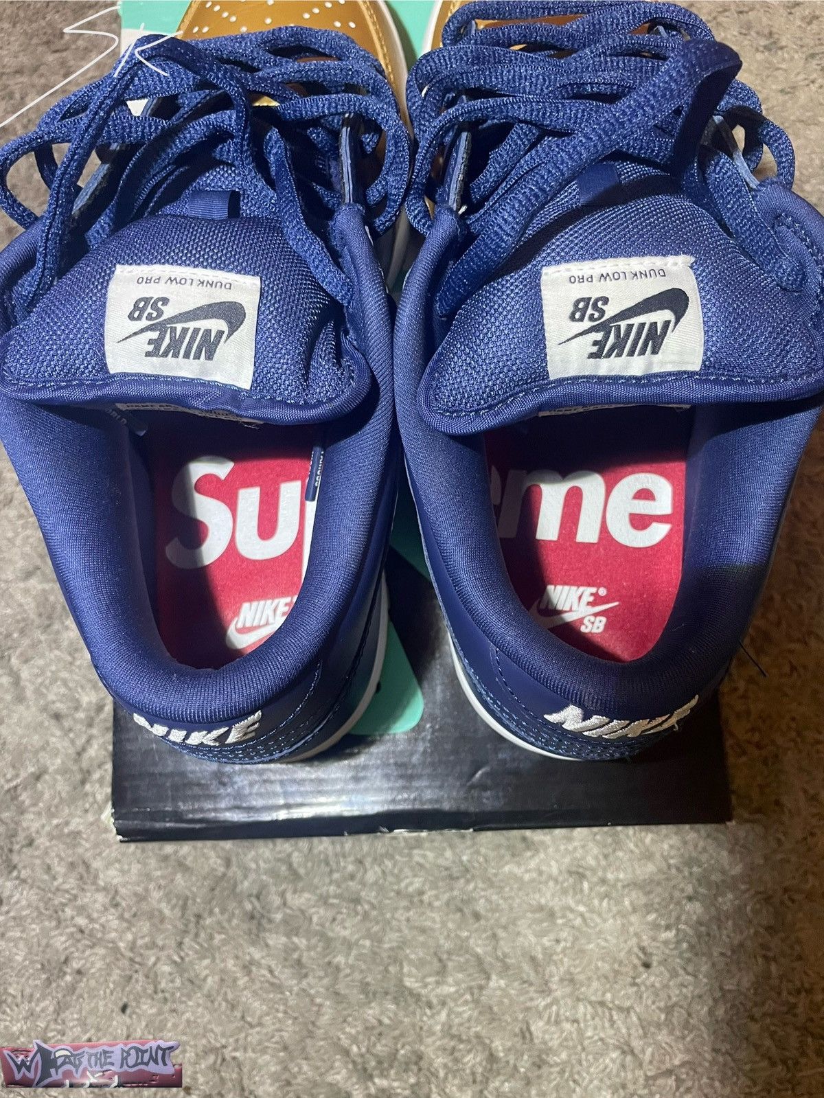 Nike Nike SB Dunk Low Supreme Jewel Swoosh Gold Size US 9 / EU 42 - 8 Thumbnail