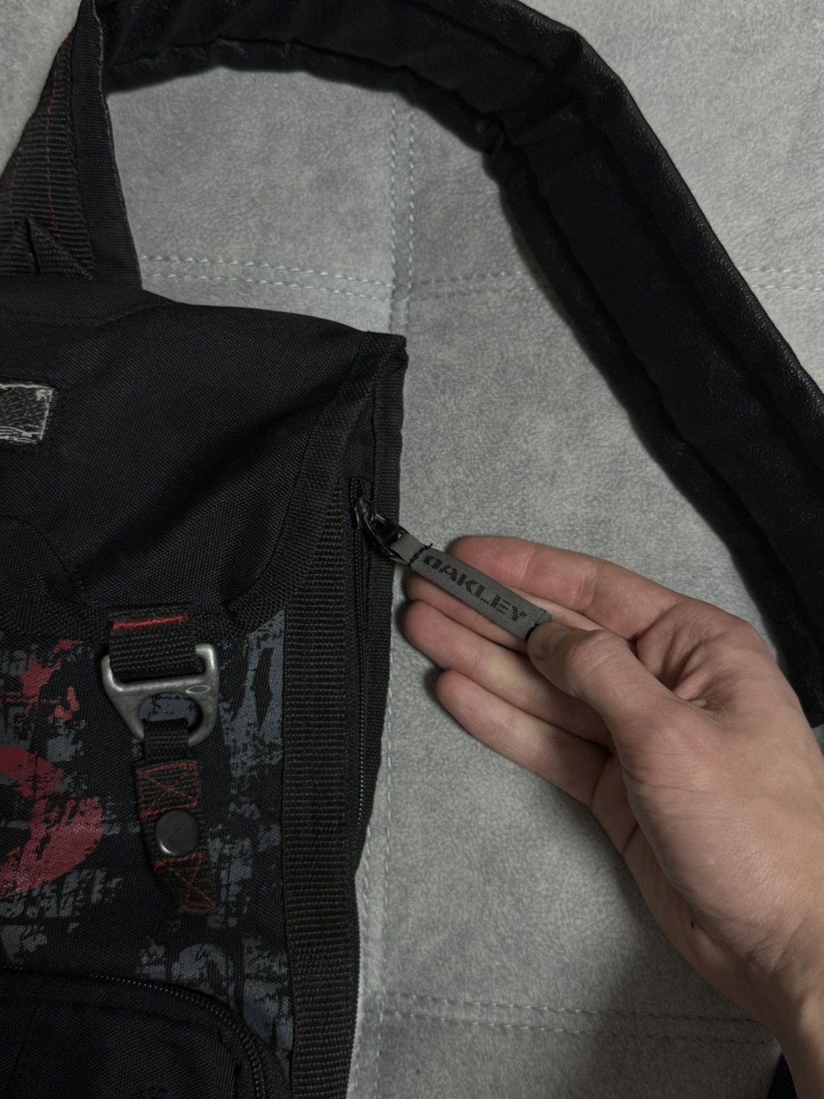Oakley Vintage Rare Oakley sling crossbody bag backpack Size ONE SIZE - 10 Thumbnail