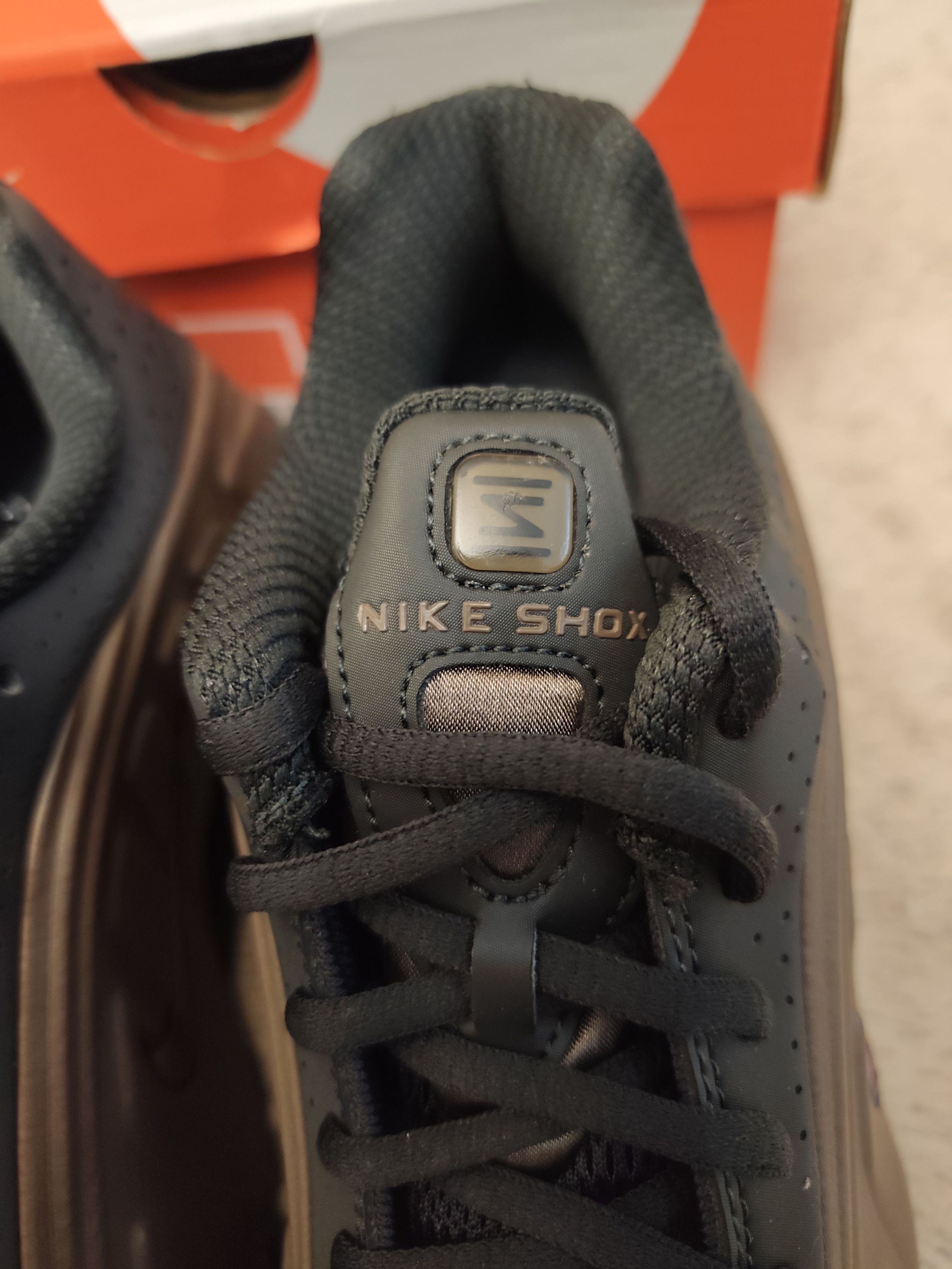 Nike Nike Shox R4 Size US 5.5 / EU 38 - 3 Thumbnail