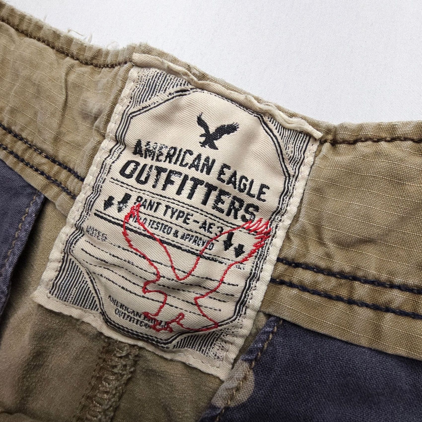 American Eagle Outfitters American Eagle Outfitters Cargo Shorts Mens 30 Tan Army Y2K 2000's Fatigues Cargo Pocket Pockets Canvas Cotton Brown Mid Rise Regular Fit Vintage: No Size US 30 / EU 46 - 3 Thumbnail