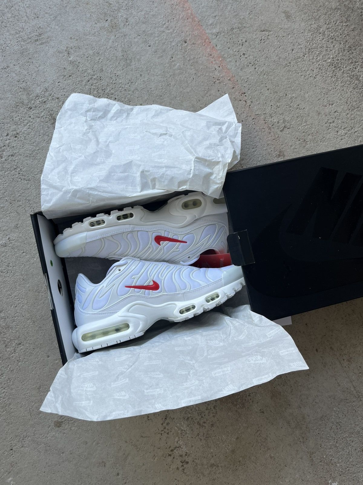 Nike × Supreme Nike Air Max Plus "TN" Supreme Size US 10 / EU 43 - 12 Thumbnail