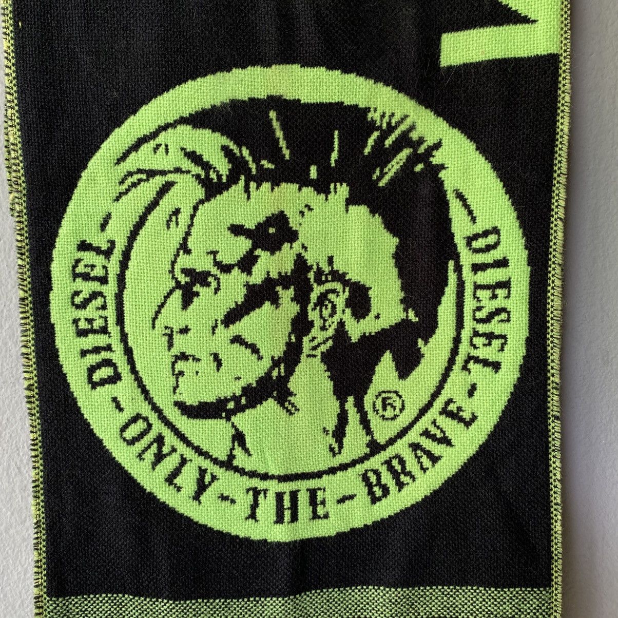 Diesel Diesel Logo Scarf in Black & Neon Green Size ONE SIZE - 7 Thumbnail