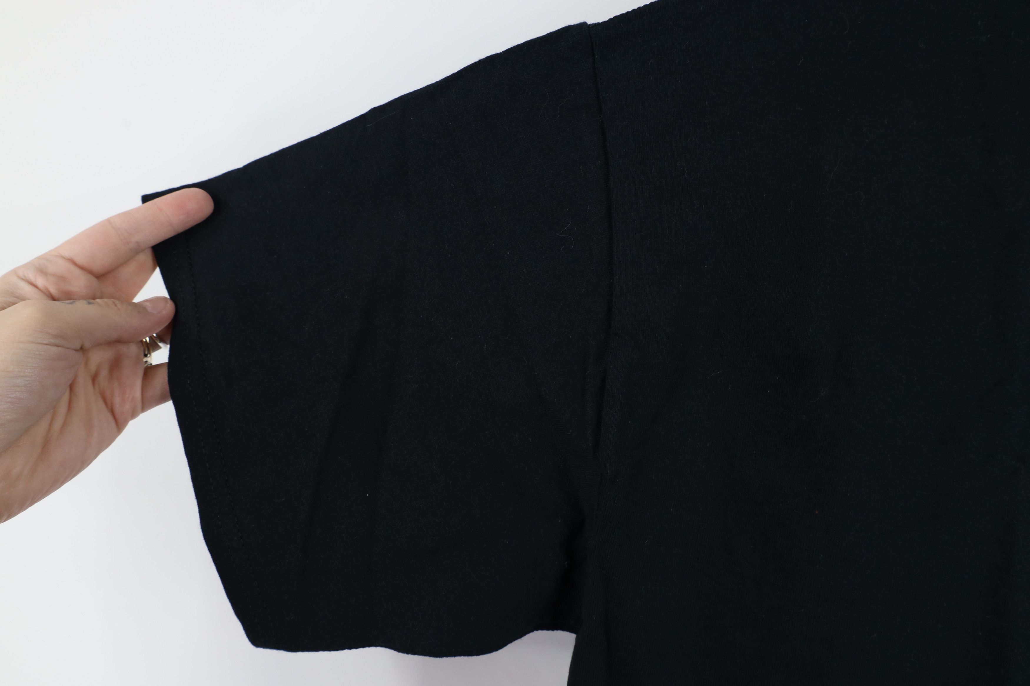 Vintage Vintage 90s Streetwear Heavyweight Cotton T-Shirt Black Size US L / EU 52-54 / 3 - 6 Thumbnail