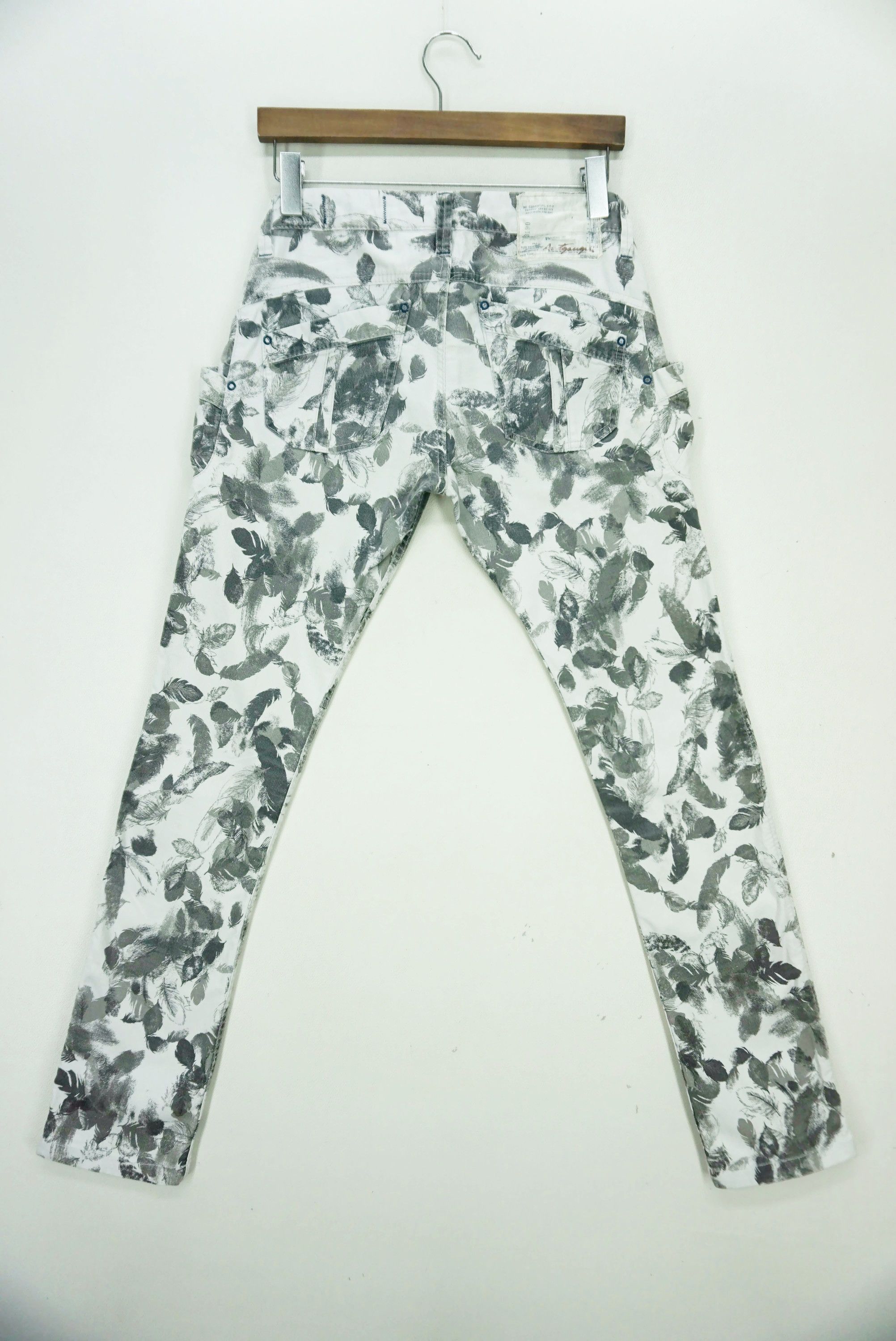 Japanese Brand Antgauge Japan Pants Size 29x30.5 Slim Skinny Feathers Print Size US 29 - 2 Thumbnail