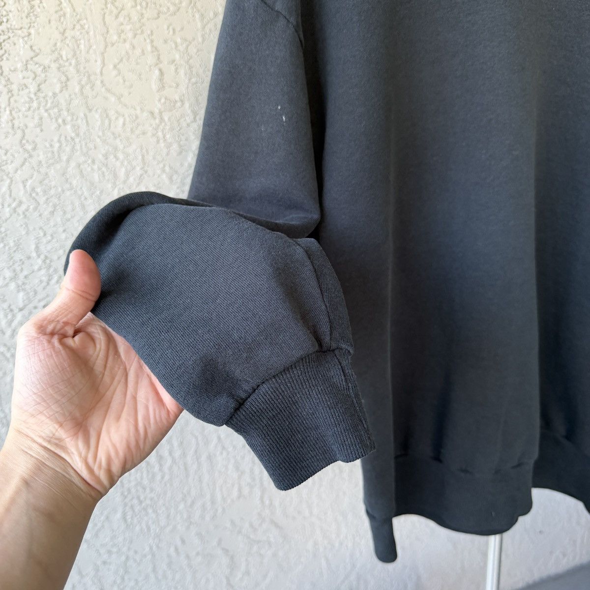 Vintage Vintage ERD Black Crewneck Blank Thrashed Size US L / EU 52-54 / 3 - 5 Thumbnail