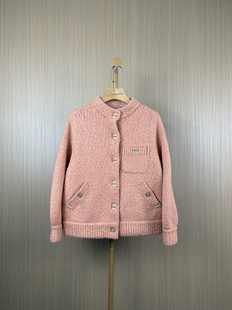 Chanel Chanel Pink CC Button Sweater - dmc Size US S / EU 44-46 / 1 - 1 Thumbnail