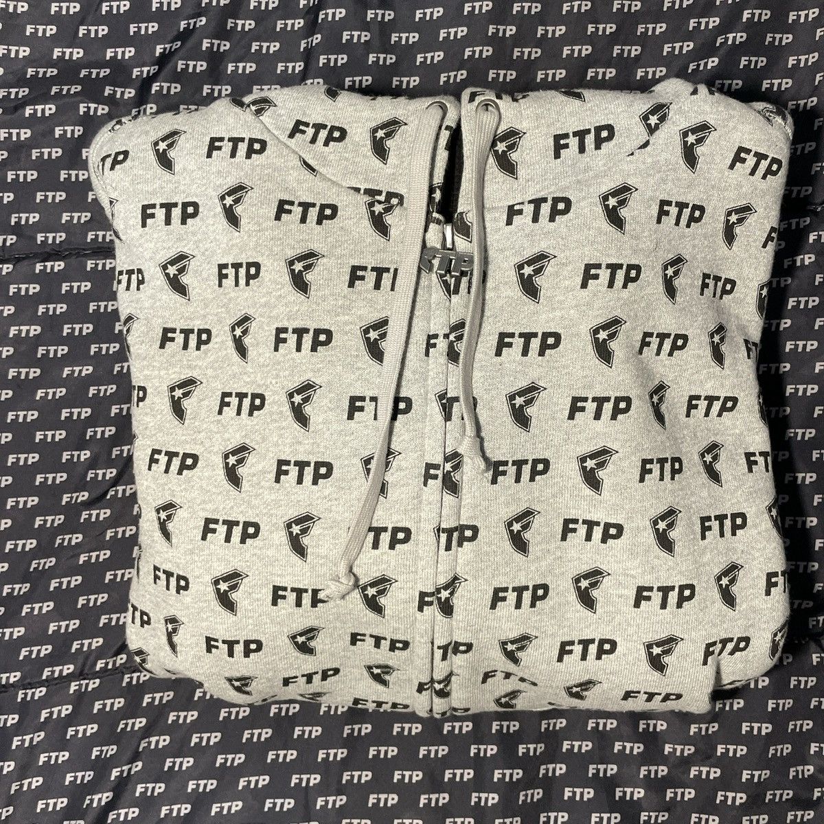 Famous Stars And Straps × Fuck The Population FTP x FAMOUS STAR “ALL OVER PRINT” HOODIE Size US L / EU 52-54 / 3 - 3 Thumbnail