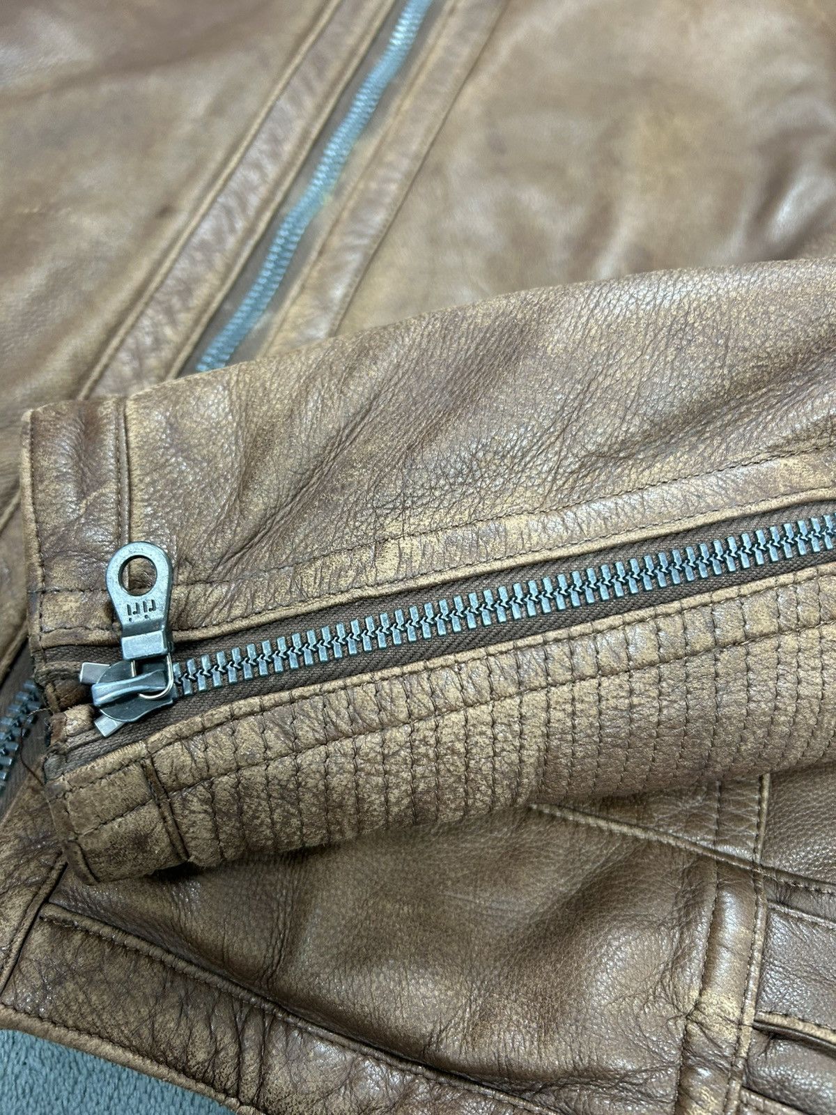 Issey Miyake Vintage Issey Miyake Bomber Leather Jacket. J0128 Size US L / EU 52-54 / 3 - 11 Thumbnail