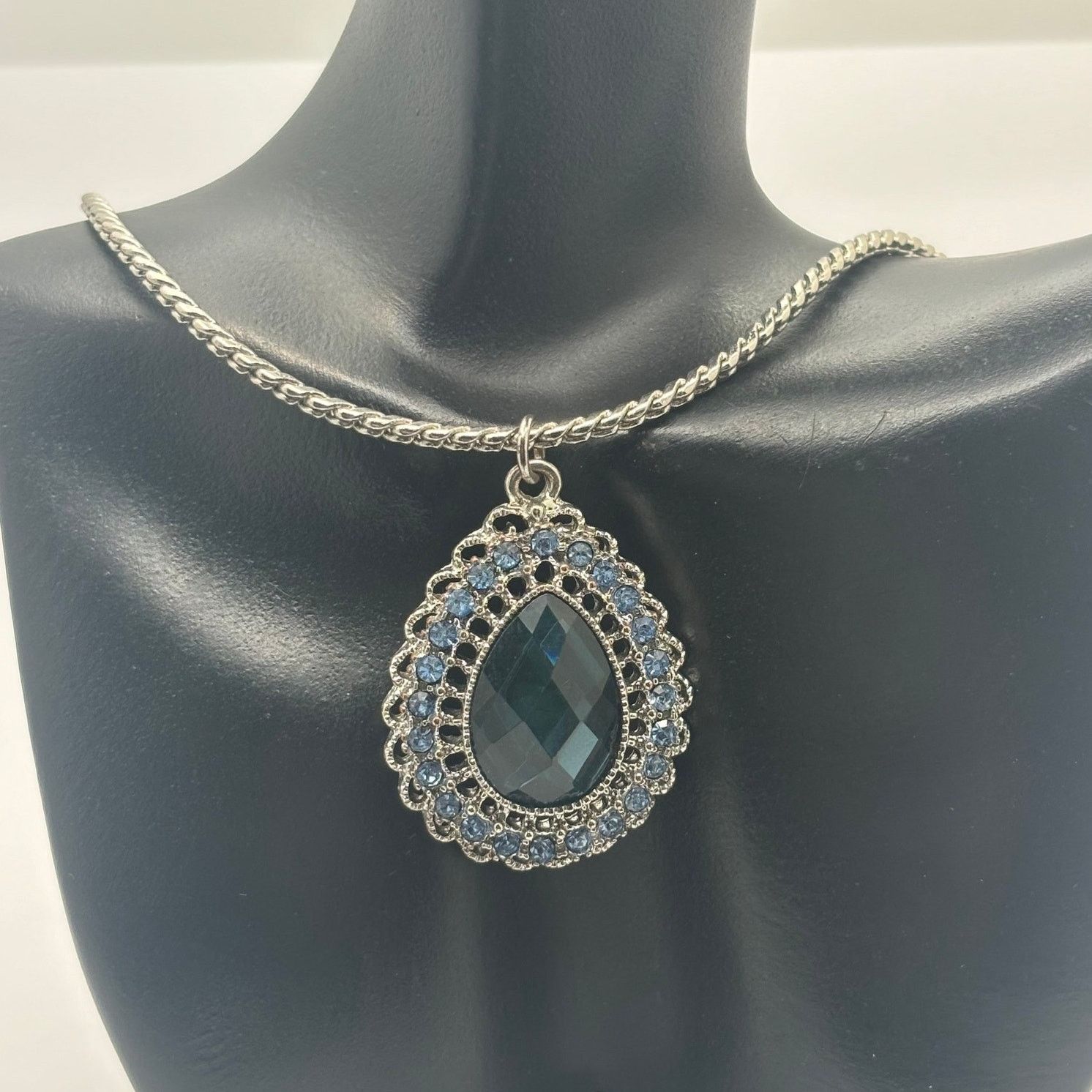 Other Elegant Silver & Blue Pendant Necklace Size ONE SIZE - 1 Thumbnail