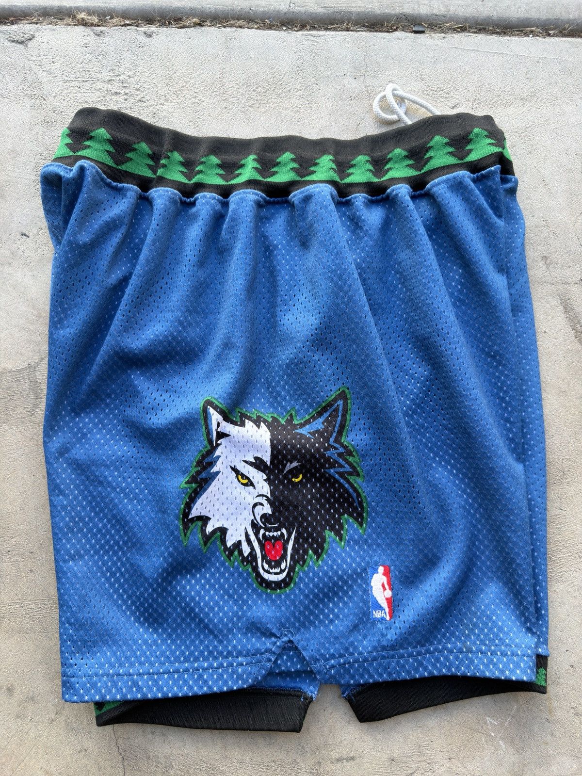 Starter Vintage Minnesota Timberwolves Starter Shorts NBA XXL Size US 34 / EU 50 - 4 Thumbnail