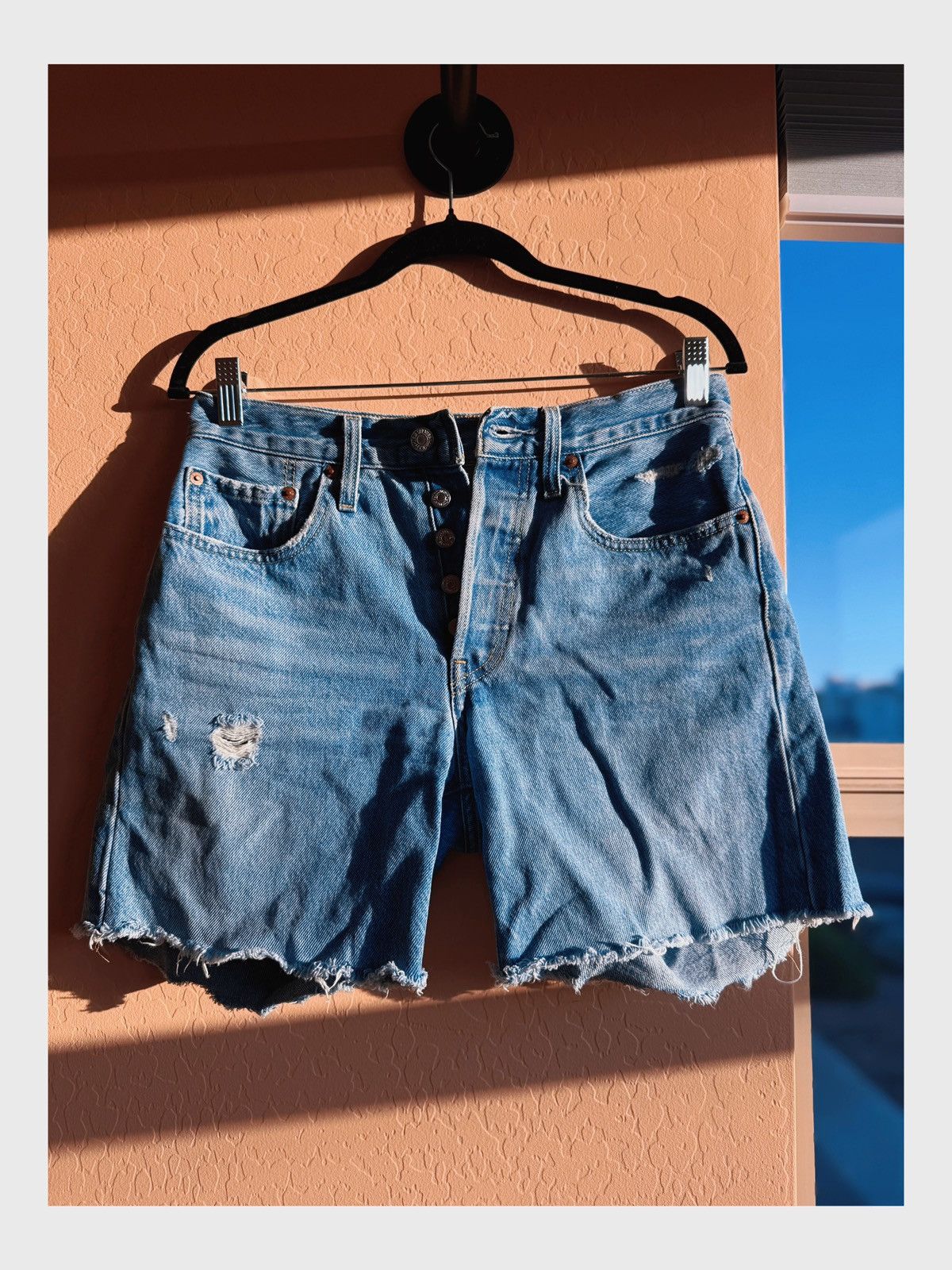 Levi's Levi’s Premium 501 Cutoff Denim Short Size 27" / US 4 / IT 40 - 1 Thumbnail