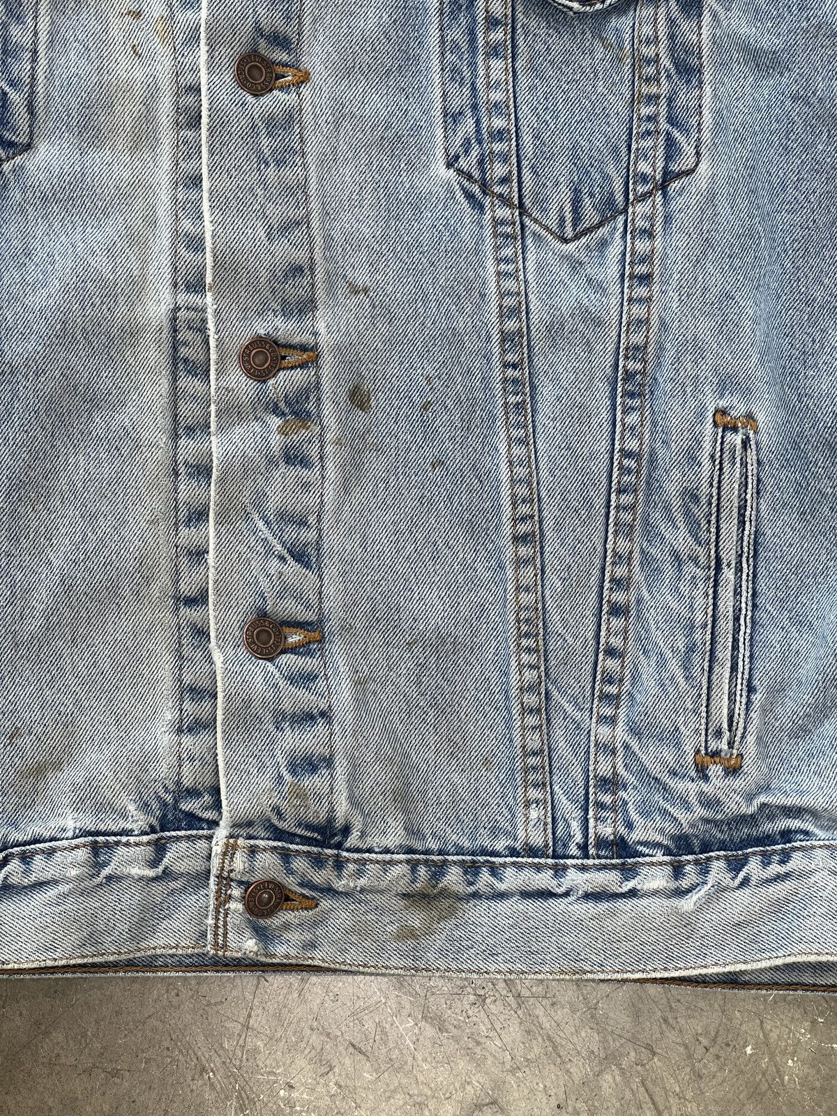 Levi's Vintage Levi's Denim Jacket Distressed Large Size US L / EU 52-54 / 3 - 6 Thumbnail